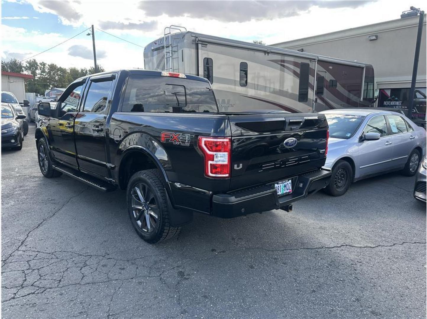 2018 Black /No Color Ford F150 SuperCrew Cab (1FTEW1EG2JF) with an V6, EcoBoost, TT, 3.5L engine, Auto, 10-Spd Spt Mode transmission, located at 607 W Columbia Drive, Kennewick, WA, 99336, (509) 987-1069, 46.216743, -119.126404 - Photo#8