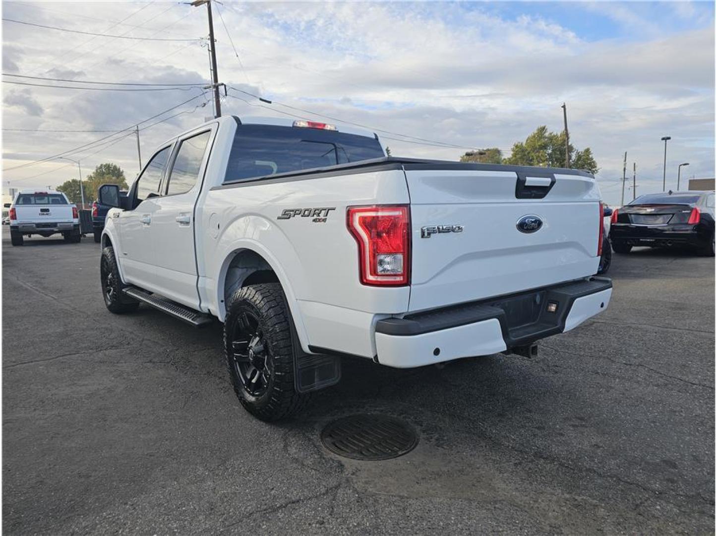 2015 White /No Color Ford F150 SuperCrew Cab (1FTEW1EGXFF) with an V6, EcoBoost, TT, 3.5L engine, Automatic, 6-Spd transmission, located at 607 W Columbia Drive, Kennewick, WA, 99336, (509) 987-1069, 46.216743, -119.126404 - Photo#2