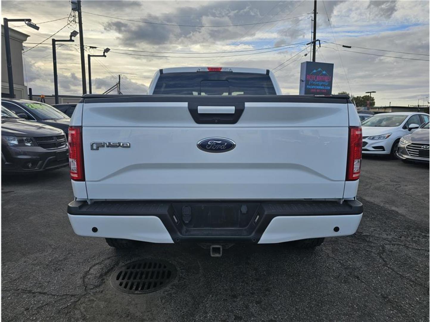 2015 White /No Color Ford F150 SuperCrew Cab (1FTEW1EGXFF) with an V6, EcoBoost, TT, 3.5L engine, Automatic, 6-Spd transmission, located at 607 W Columbia Drive, Kennewick, WA, 99336, (509) 987-1069, 46.216743, -119.126404 - Photo#3