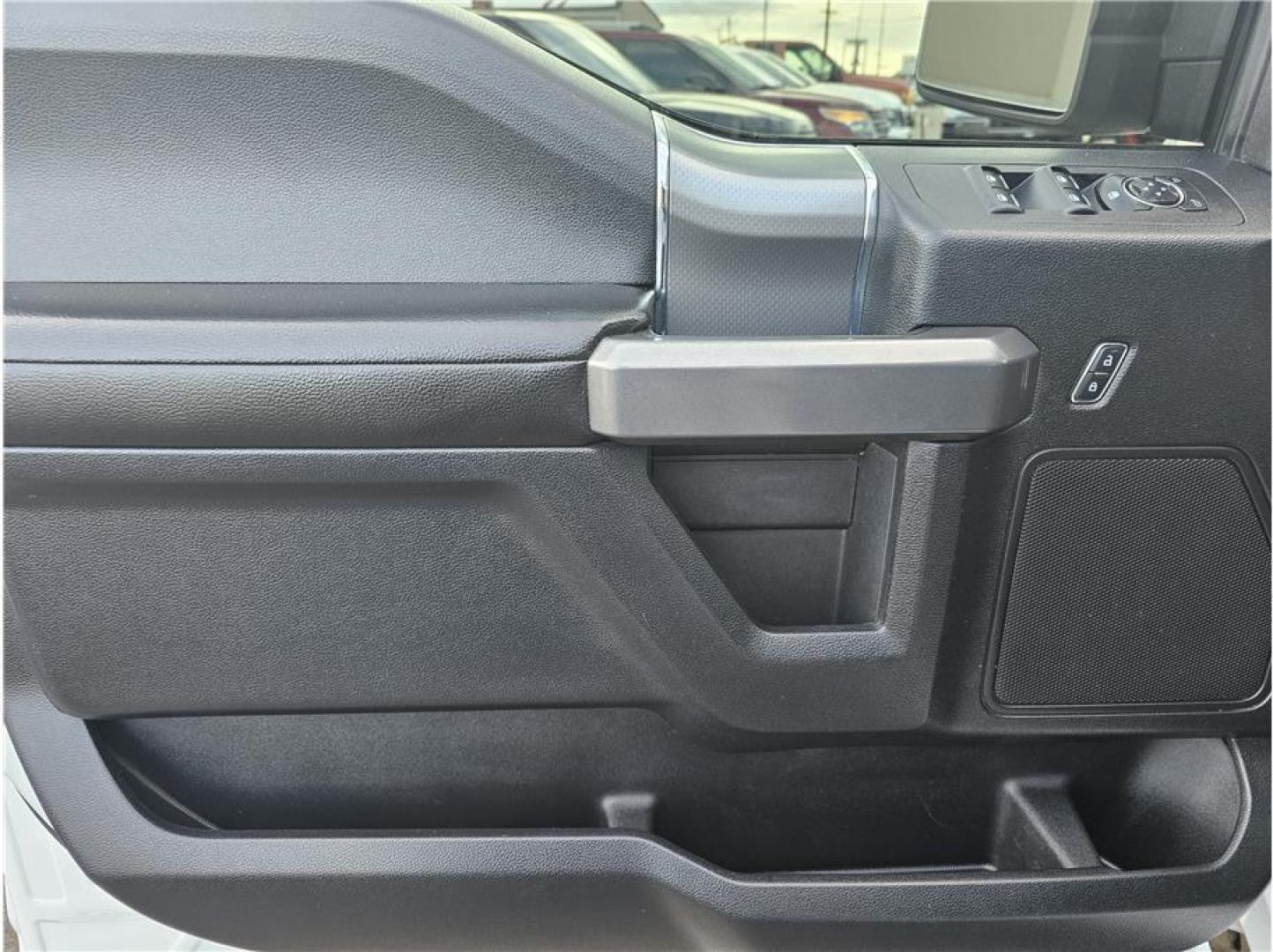 2015 White /No Color Ford F150 SuperCrew Cab (1FTEW1EGXFF) with an V6, EcoBoost, TT, 3.5L engine, Automatic, 6-Spd transmission, located at 607 W Columbia Drive, Kennewick, WA, 99336, (509) 987-1069, 46.216743, -119.126404 - Photo#9