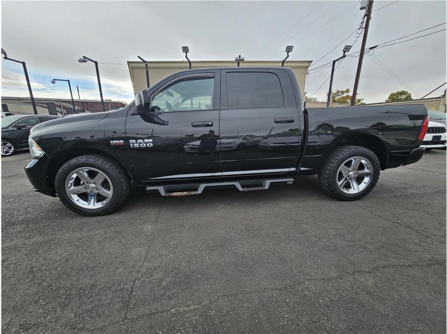 2017 Black /No Color Ram 1500 Crew Cab (3C6RR6KT8HG) with an V8, HEMI, 5.7 Liter engine, Automatic, 8-Spd transmission, located at 607 W Columbia Drive, Kennewick, WA, 99336, (509) 987-1069, 46.216743, -119.126404 - Photo#1