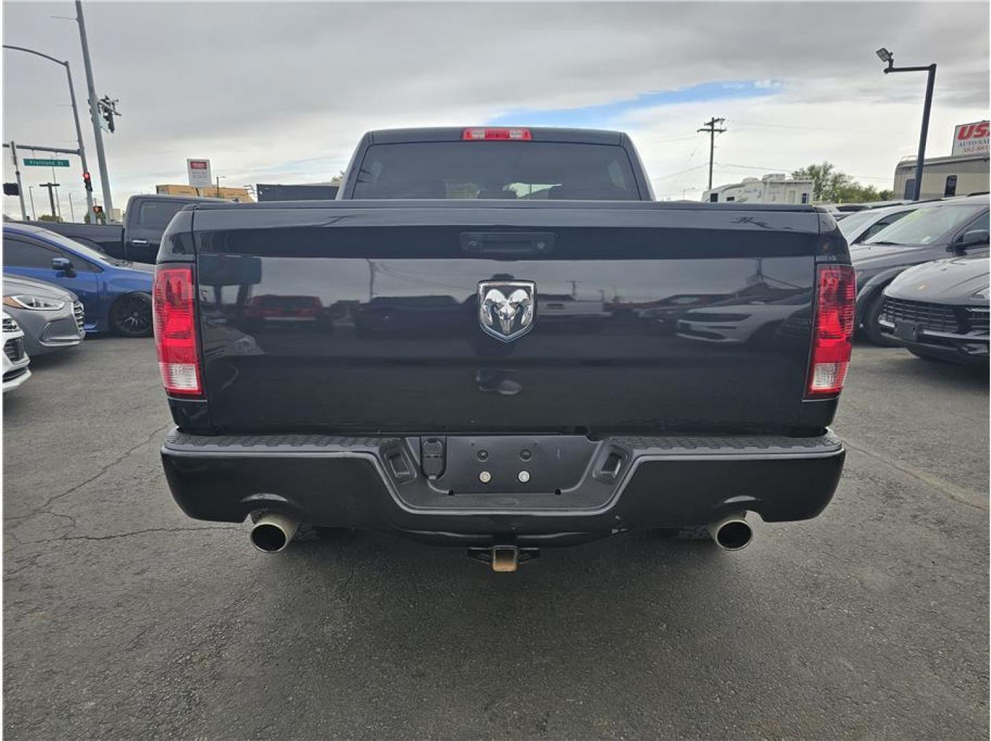 2017 Black /No Color Ram 1500 Crew Cab (3C6RR6KT8HG) with an V8, HEMI, 5.7 Liter engine, Automatic, 8-Spd transmission, located at 607 W Columbia Drive, Kennewick, WA, 99336, (509) 987-1069, 46.216743, -119.126404 - Photo#3