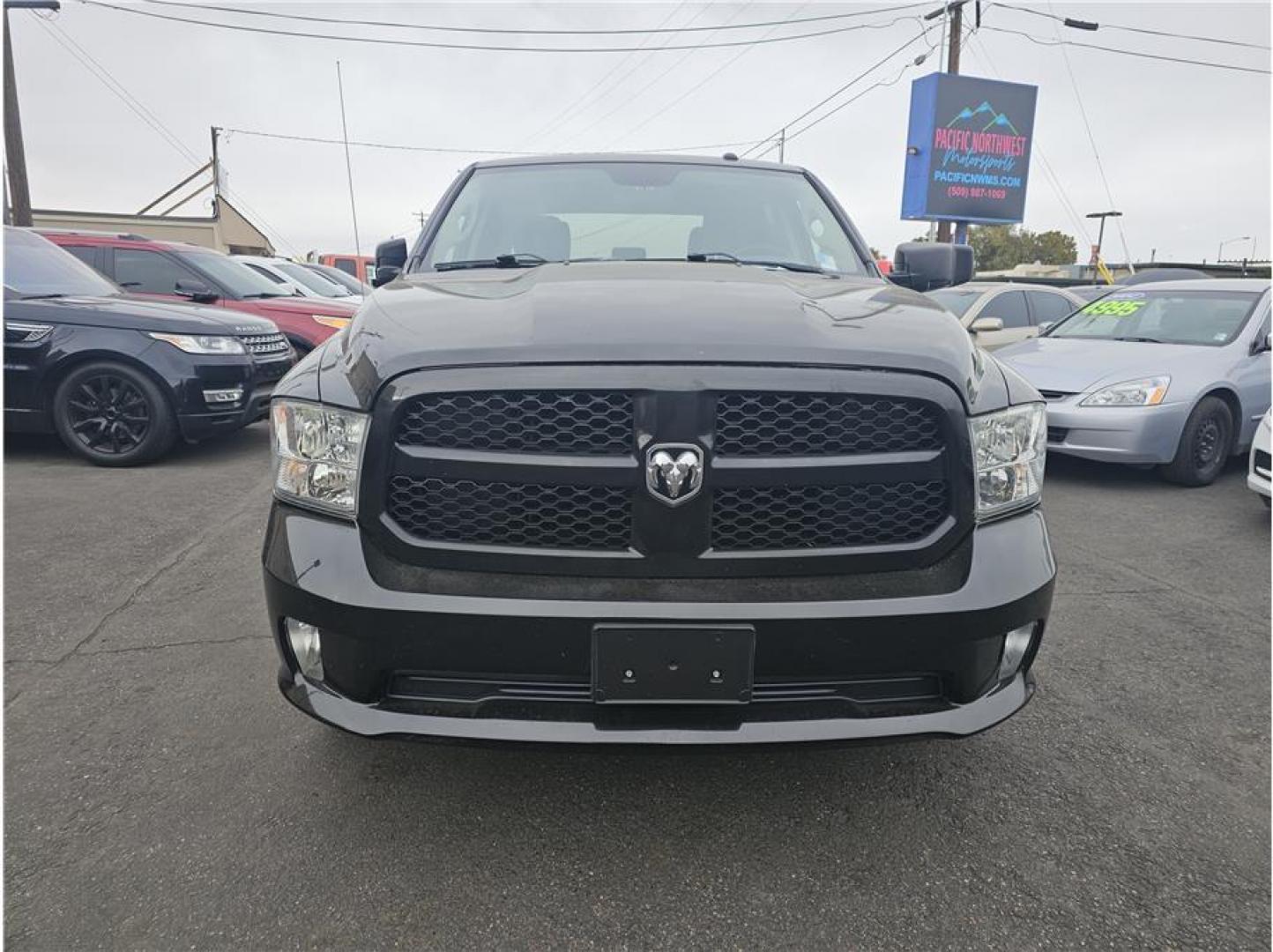 2017 Black /No Color Ram 1500 Crew Cab (3C6RR6KT8HG) with an V8, HEMI, 5.7 Liter engine, Automatic, 8-Spd transmission, located at 607 W Columbia Drive, Kennewick, WA, 99336, (509) 987-1069, 46.216743, -119.126404 - Photo#8
