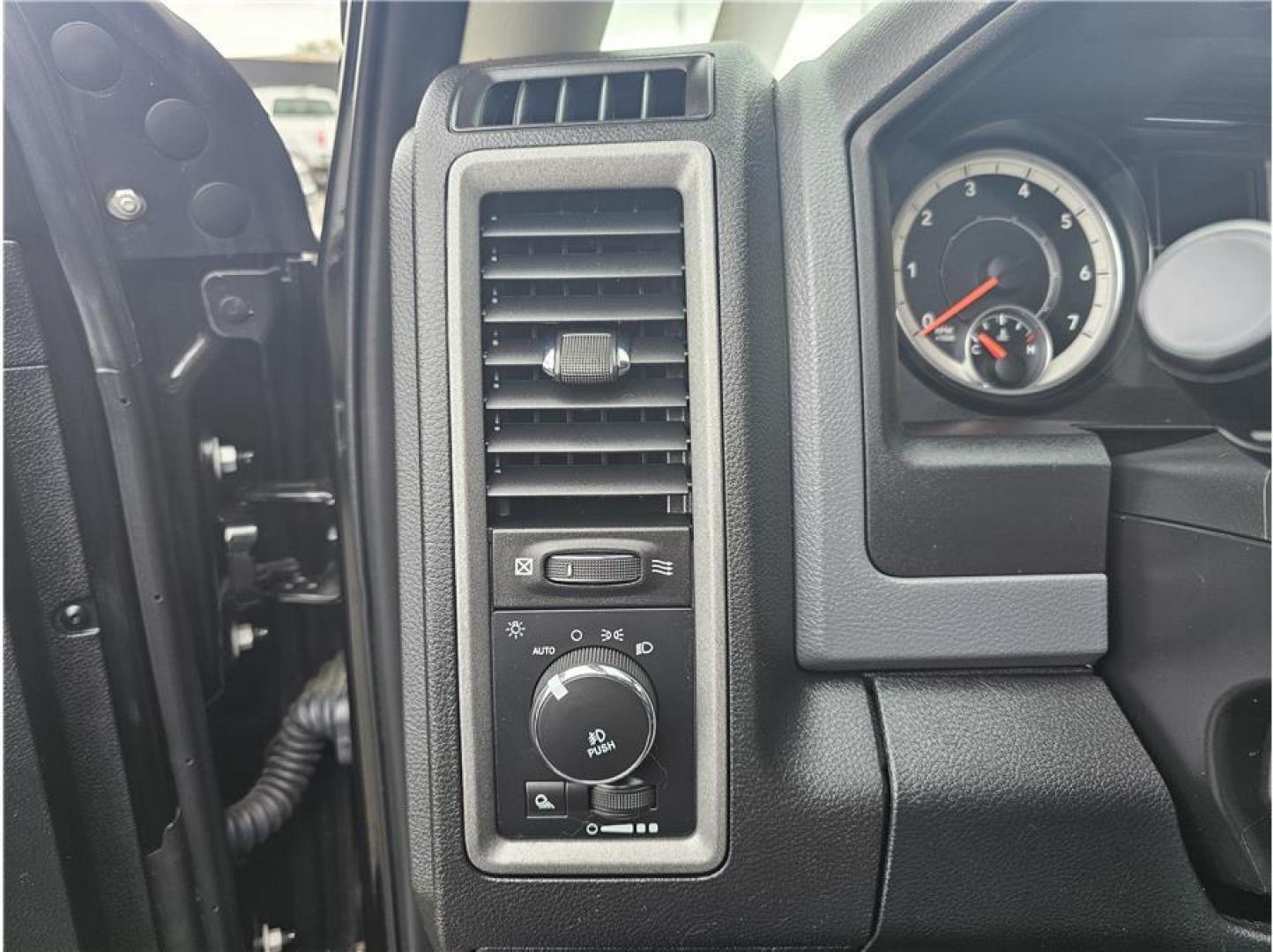 2017 Black /No Color Ram 1500 Crew Cab (3C6RR6KT8HG) with an V8, HEMI, 5.7 Liter engine, Automatic, 8-Spd transmission, located at 607 W Columbia Drive, Kennewick, WA, 99336, (509) 987-1069, 46.216743, -119.126404 - Photo#10