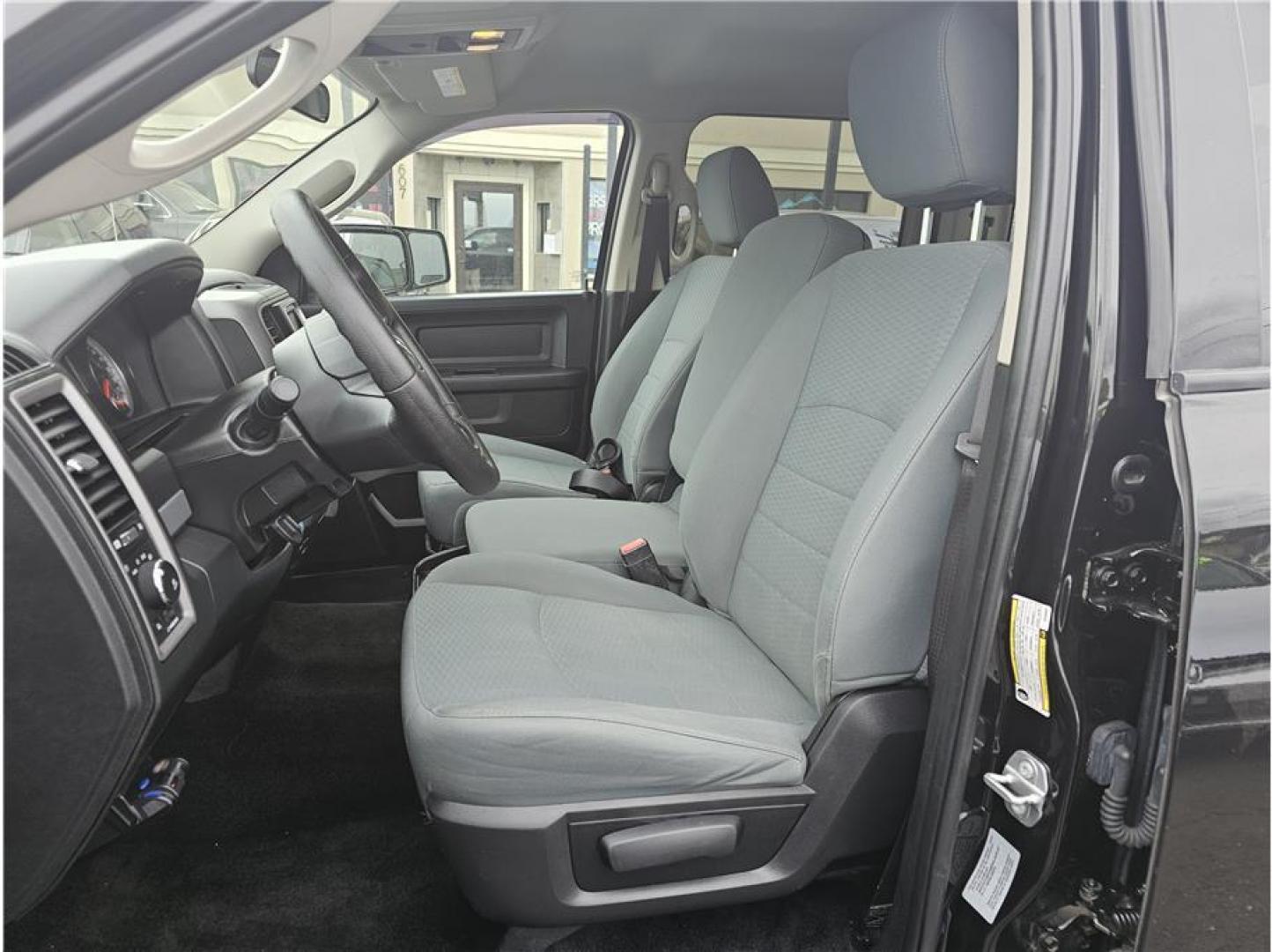 2017 Black /No Color Ram 1500 Crew Cab (3C6RR6KT8HG) with an V8, HEMI, 5.7 Liter engine, Automatic, 8-Spd transmission, located at 607 W Columbia Drive, Kennewick, WA, 99336, (509) 987-1069, 46.216743, -119.126404 - Photo#14