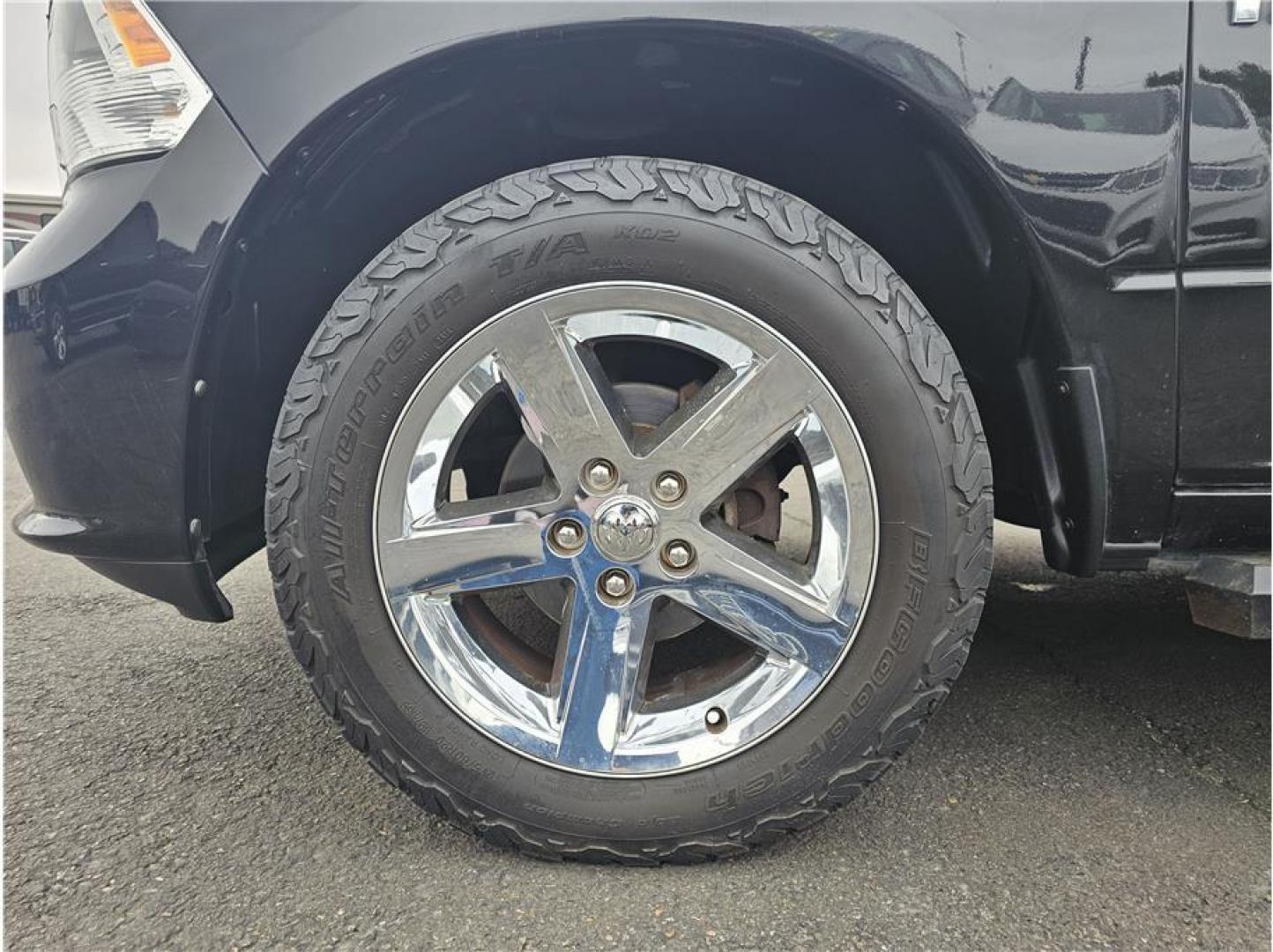 2017 Black /No Color Ram 1500 Crew Cab (3C6RR6KT8HG) with an V8, HEMI, 5.7 Liter engine, Automatic, 8-Spd transmission, located at 607 W Columbia Drive, Kennewick, WA, 99336, (509) 987-1069, 46.216743, -119.126404 - Photo#19