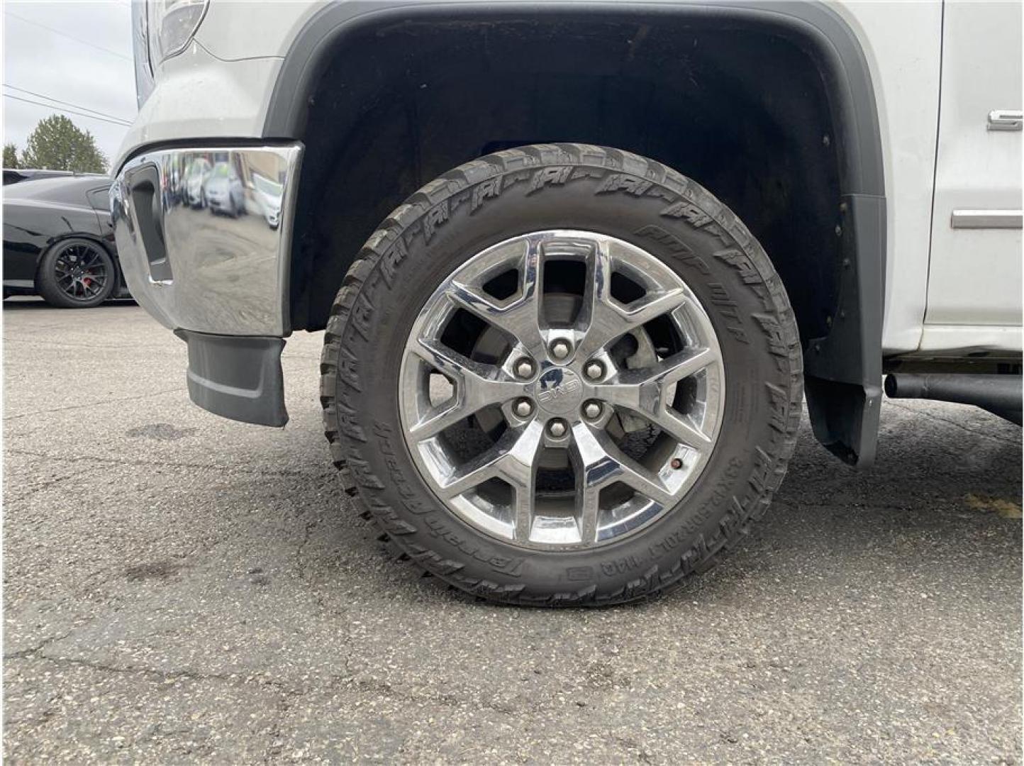 2014 White /No Color GMC Sierra 1500 Crew Cab (3GTU2VECXEG) with an V8 EcoTec3 Flex Fuel 5.3L engine, Auto, 6-Spd HD Overdrive transmission, located at 607 W Columbia Drive, Kennewick, WA, 99336, (509) 987-1069, 46.216743, -119.126404 - Photo#17