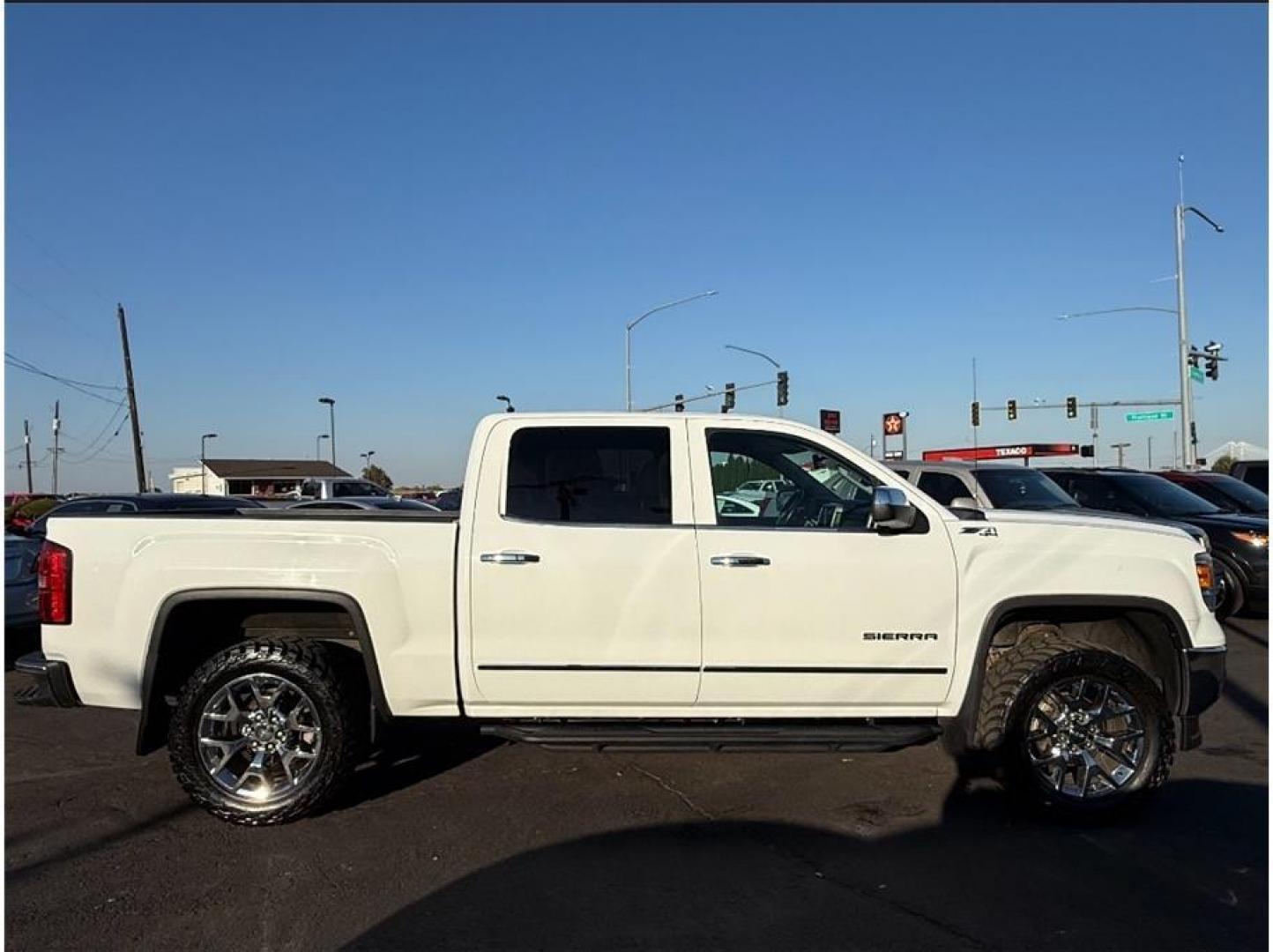 2014 White /No Color GMC Sierra 1500 Crew Cab (3GTU2VECXEG) with an V8 EcoTec3 Flex Fuel 5.3L engine, Auto, 6-Spd HD Overdrive transmission, located at 607 W Columbia Drive, Kennewick, WA, 99336, (509) 987-1069, 46.216743, -119.126404 - Photo#3