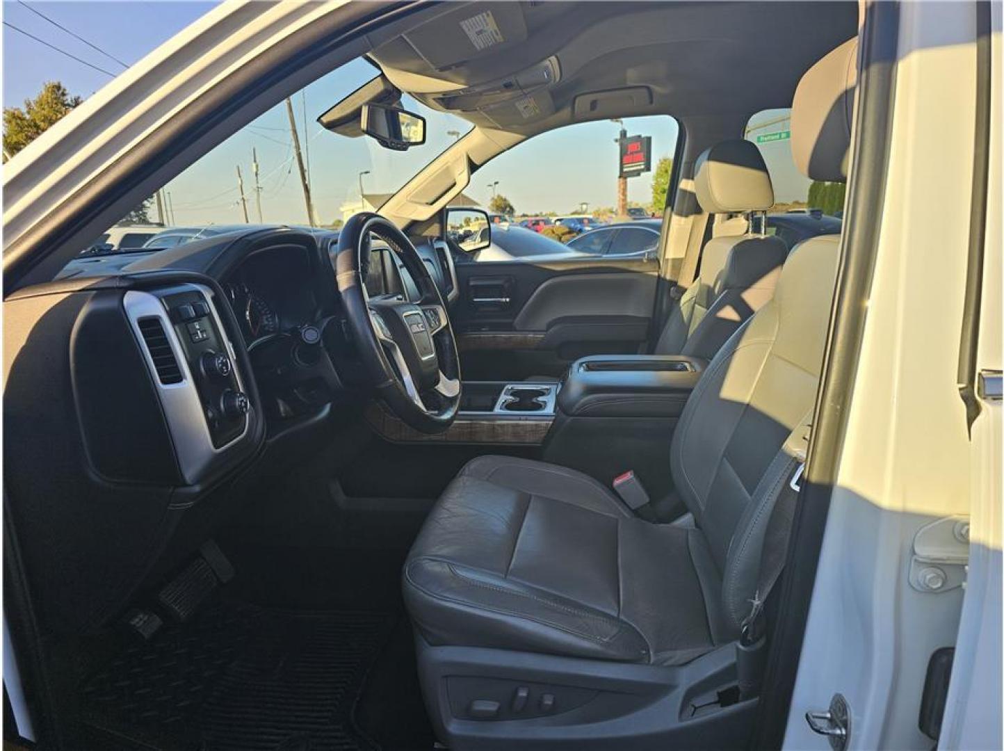 2014 White /No Color GMC Sierra 1500 Crew Cab (3GTU2VECXEG) with an V8 EcoTec3 Flex Fuel 5.3L engine, Auto, 6-Spd HD Overdrive transmission, located at 607 W Columbia Drive, Kennewick, WA, 99336, (509) 987-1069, 46.216743, -119.126404 - Photo#10
