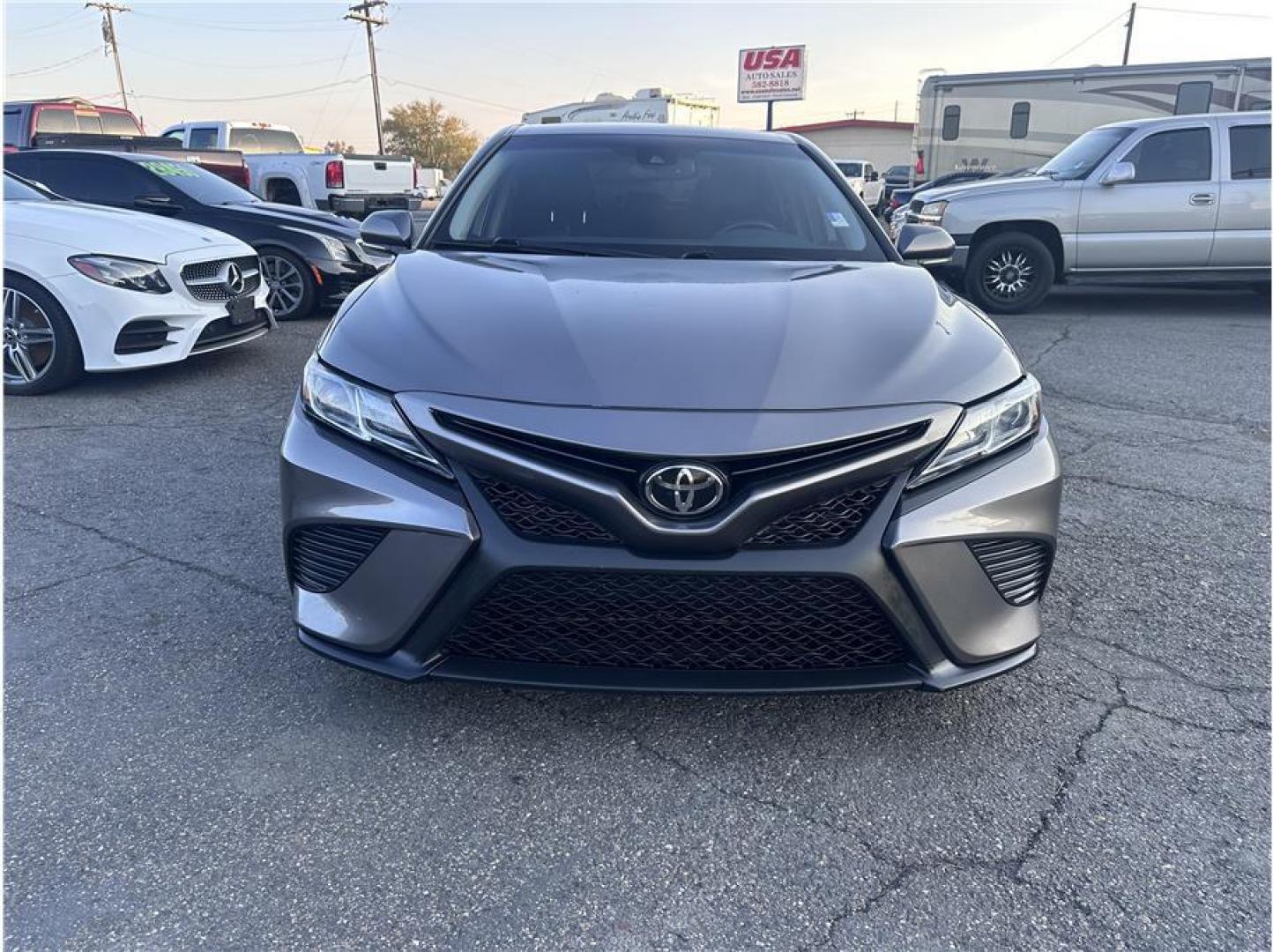 2018 Gray /No Color Toyota Camry (4T1B11HK4JU) with an 4-Cyl, 2.5 Liter engine, Auto, 8-Spd SeqShft transmission, located at 607 W Columbia Drive, Kennewick, WA, 99336, (509) 987-1069, 46.216743, -119.126404 - Photo#6