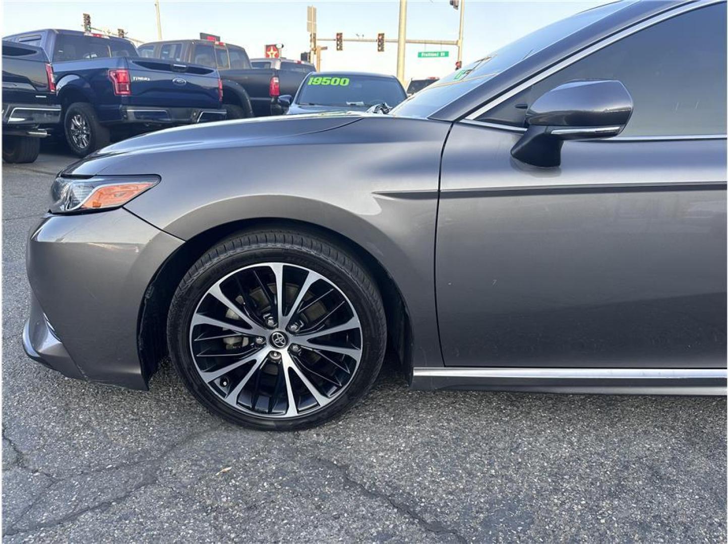 2018 Gray /No Color Toyota Camry (4T1B11HK4JU) with an 4-Cyl, 2.5 Liter engine, Auto, 8-Spd SeqShft transmission, located at 607 W Columbia Drive, Kennewick, WA, 99336, (509) 987-1069, 46.216743, -119.126404 - Photo#7