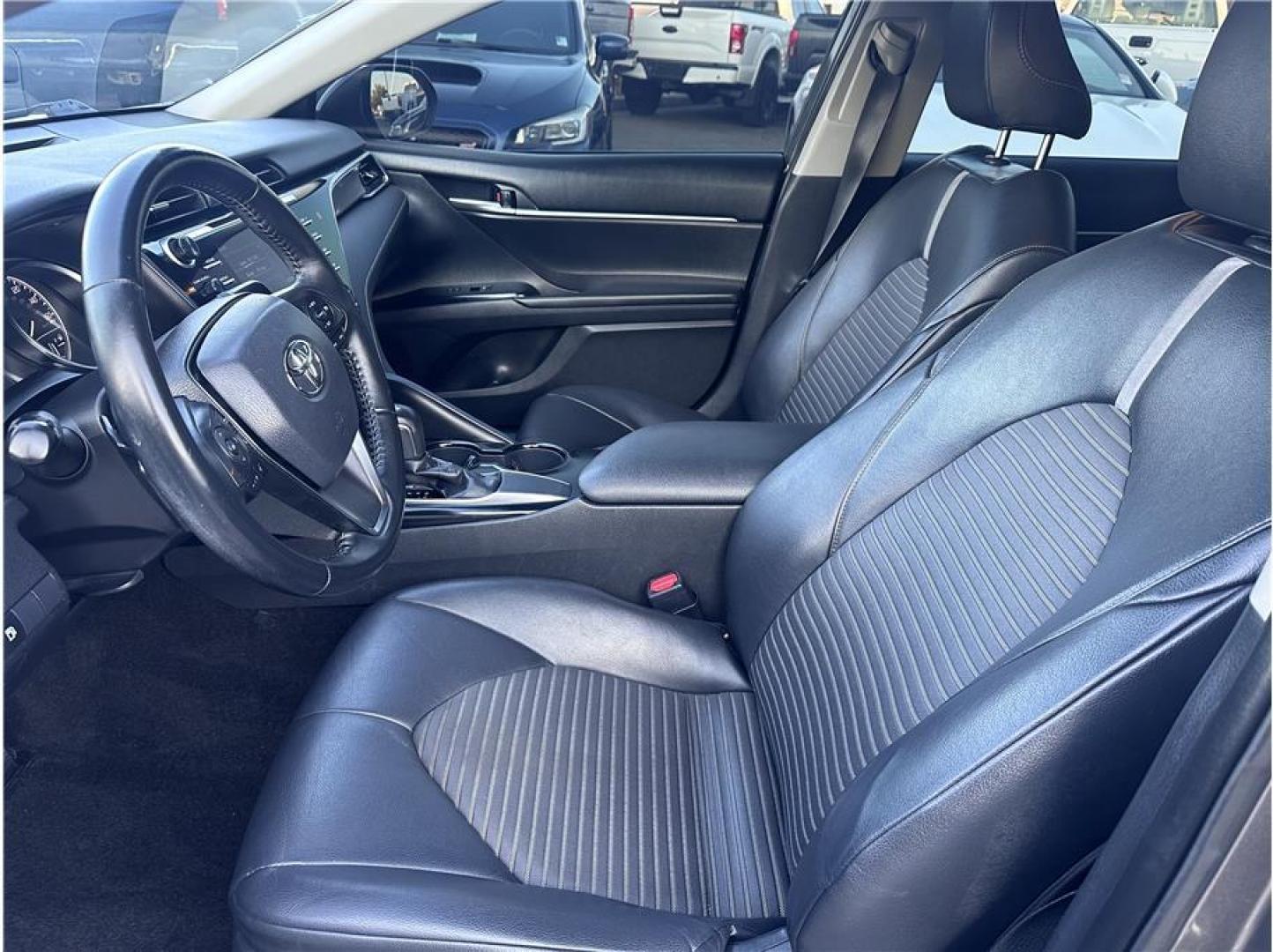 2018 Gray /No Color Toyota Camry (4T1B11HK4JU) with an 4-Cyl, 2.5 Liter engine, Auto, 8-Spd SeqShft transmission, located at 607 W Columbia Drive, Kennewick, WA, 99336, (509) 987-1069, 46.216743, -119.126404 - Photo#9