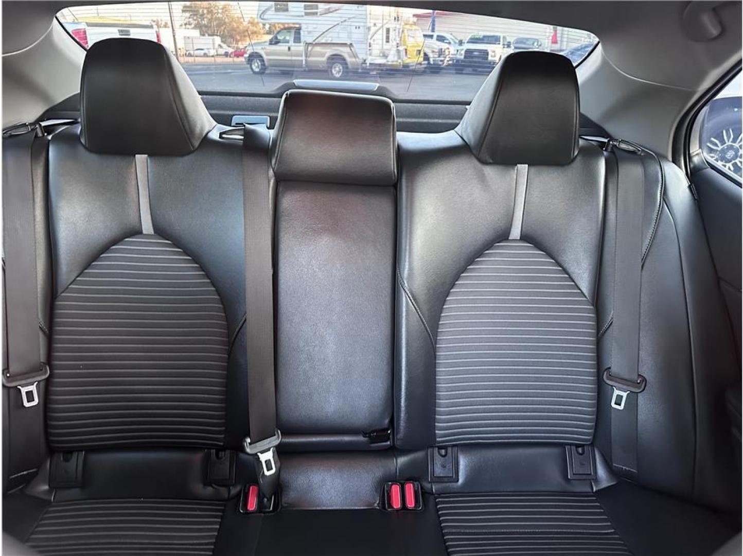 2018 Gray /No Color Toyota Camry (4T1B11HK4JU) with an 4-Cyl, 2.5 Liter engine, Auto, 8-Spd SeqShft transmission, located at 607 W Columbia Drive, Kennewick, WA, 99336, (509) 987-1069, 46.216743, -119.126404 - Photo#14