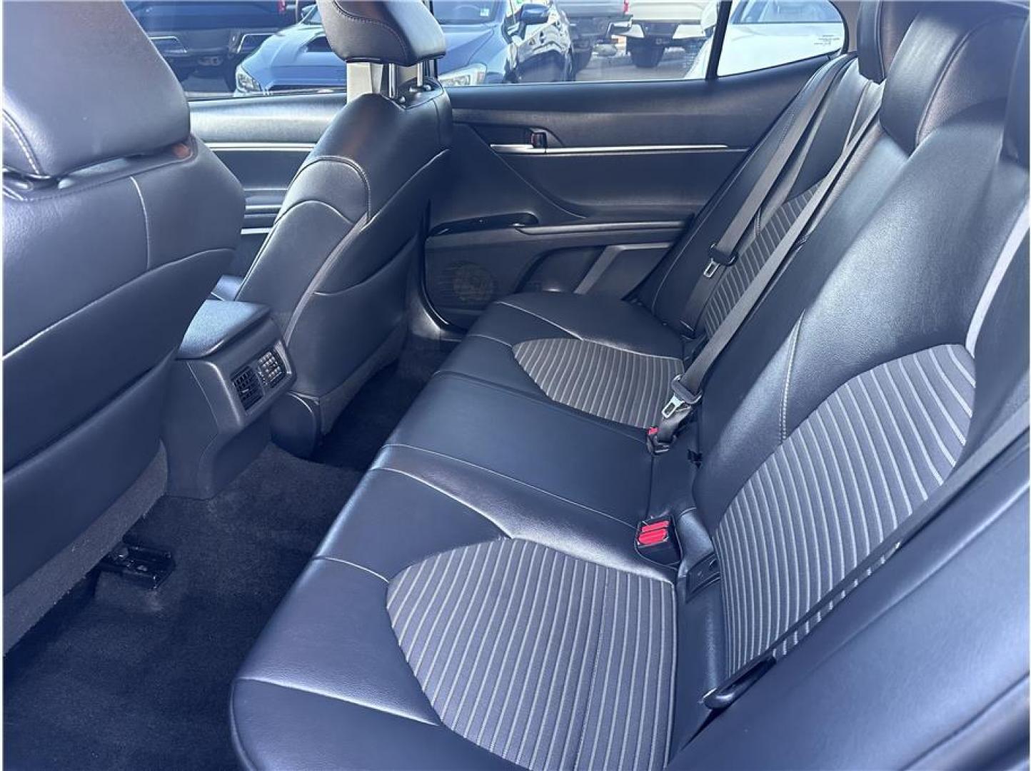 2018 Gray /No Color Toyota Camry (4T1B11HK4JU) with an 4-Cyl, 2.5 Liter engine, Auto, 8-Spd SeqShft transmission, located at 607 W Columbia Drive, Kennewick, WA, 99336, (509) 987-1069, 46.216743, -119.126404 - Photo#15