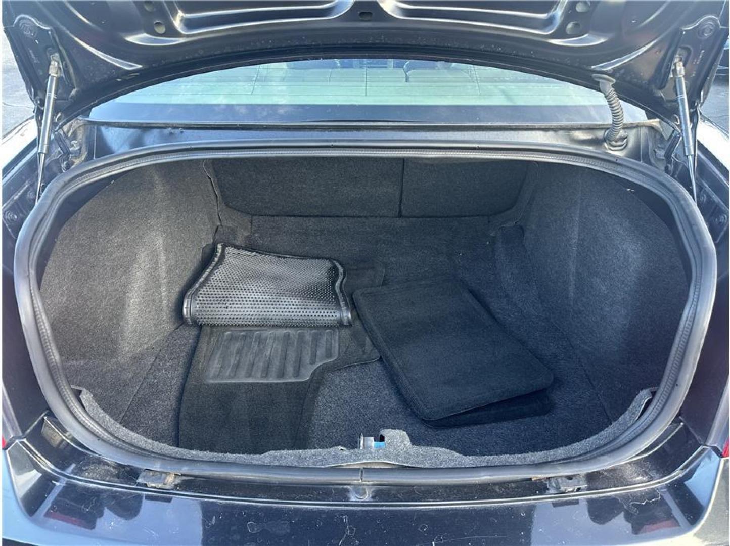 2007 Gray /No Color Dodge Charger (2B3KA53H47H) with an V8, HEMI, 5.7 Liter engine, Automatic transmission, located at 607 W Columbia Drive, Kennewick, WA, 99336, (509) 987-1069, 46.216743, -119.126404 - Photo#6