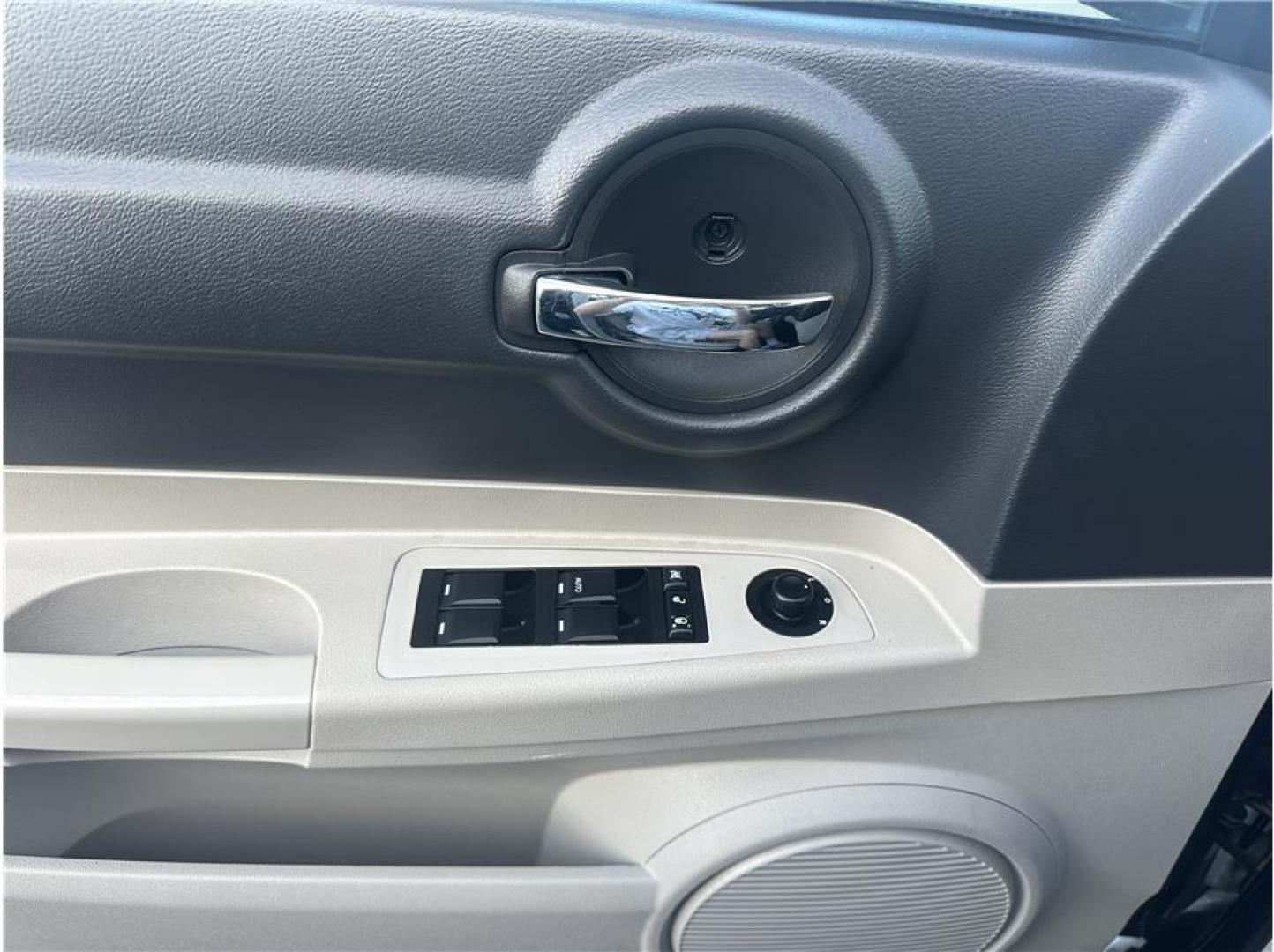 2007 Gray /No Color Dodge Charger (2B3KA53H47H) with an V8, HEMI, 5.7 Liter engine, Automatic transmission, located at 607 W Columbia Drive, Kennewick, WA, 99336, (509) 987-1069, 46.216743, -119.126404 - Photo#10