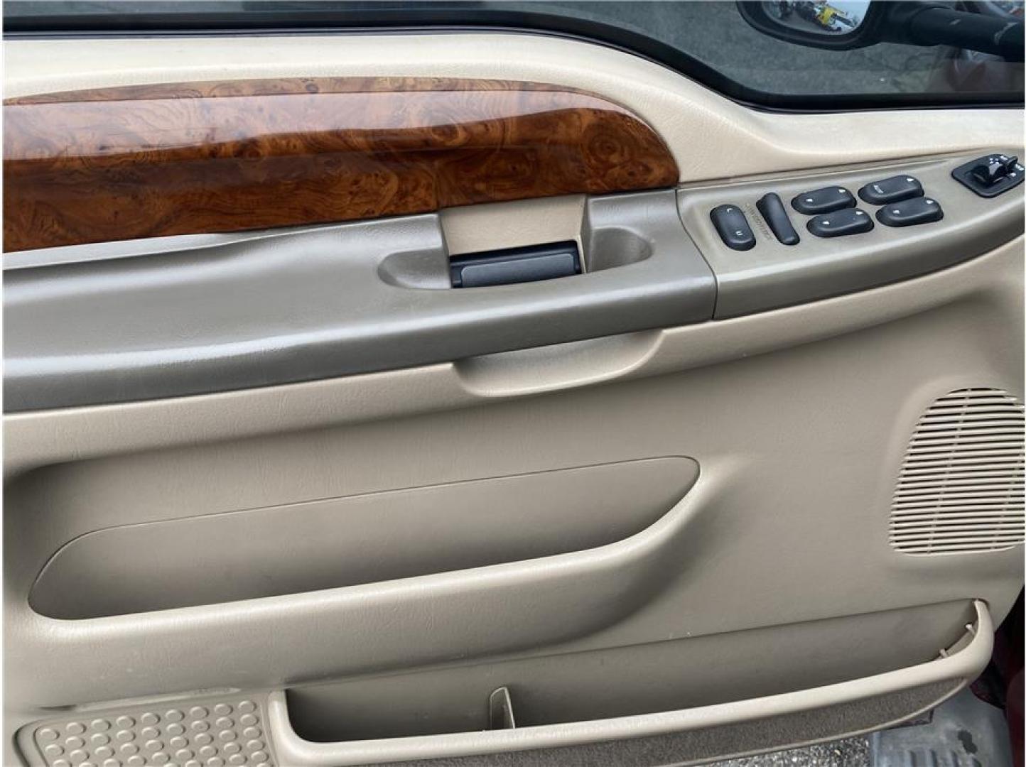 2000 Burgundy /No Color Ford F250 Super Duty Crew Cab (1FTNW21F2YE) with an V8, Turbo Diesel, 7.3L engine, Automatic transmission, located at 607 W Columbia Drive, Kennewick, WA, 99336, (509) 987-1069, 46.216743, -119.126404 - Photo#9