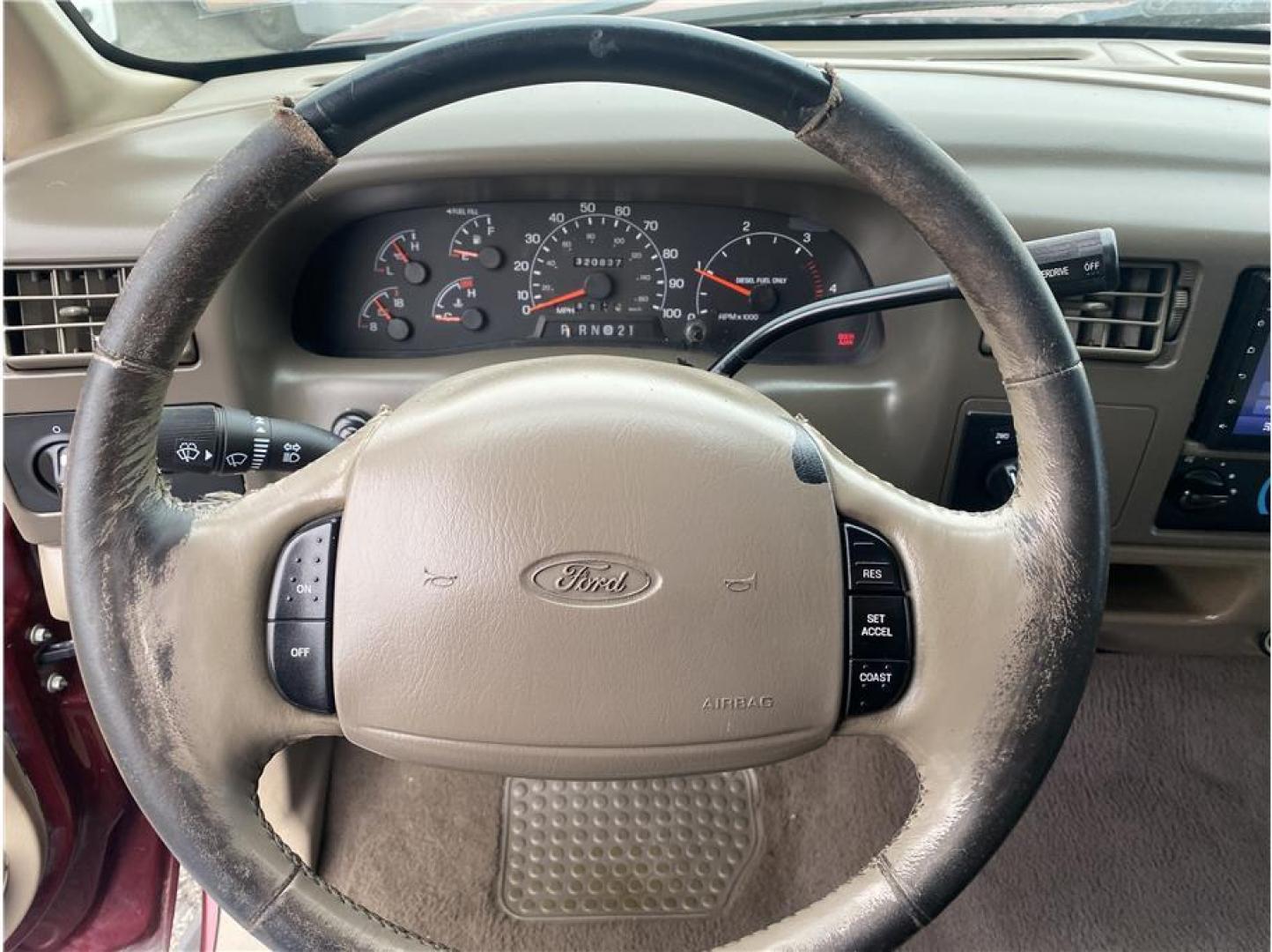 2000 Burgundy /No Color Ford F250 Super Duty Crew Cab (1FTNW21F2YE) with an V8, Turbo Diesel, 7.3L engine, Automatic transmission, located at 607 W Columbia Drive, Kennewick, WA, 99336, (509) 987-1069, 46.216743, -119.126404 - Photo#11