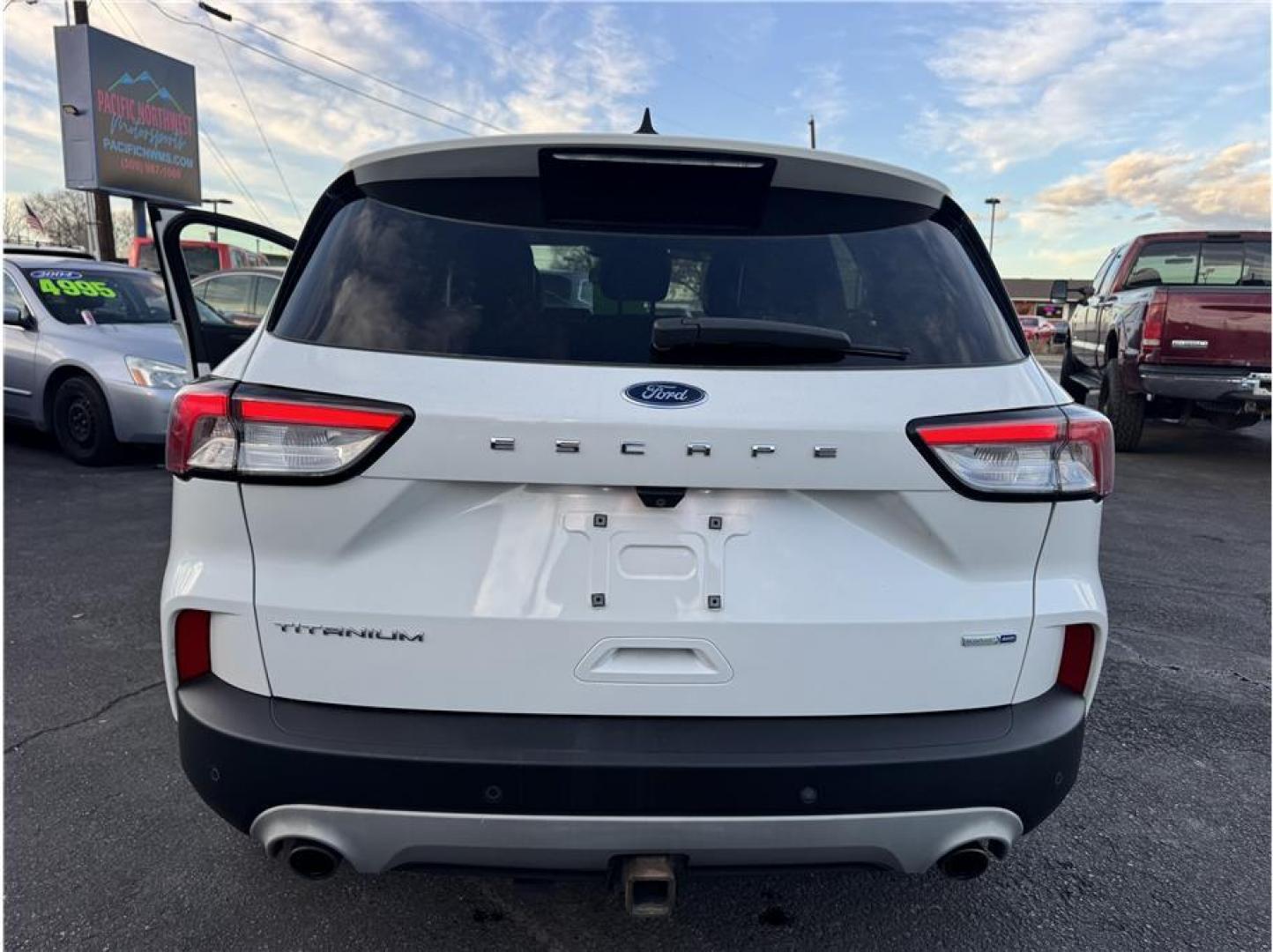 2020 White /No Color Ford Escape (1FMCU9J95LU) with an 4-Cyl, EcoBoost, Turbo, 2.0 Liter engine, Automatic, 8-Spd transmission, located at 607 W Columbia Drive, Kennewick, WA, 99336, (509) 987-1069, 46.216743, -119.126404 - Photo#2