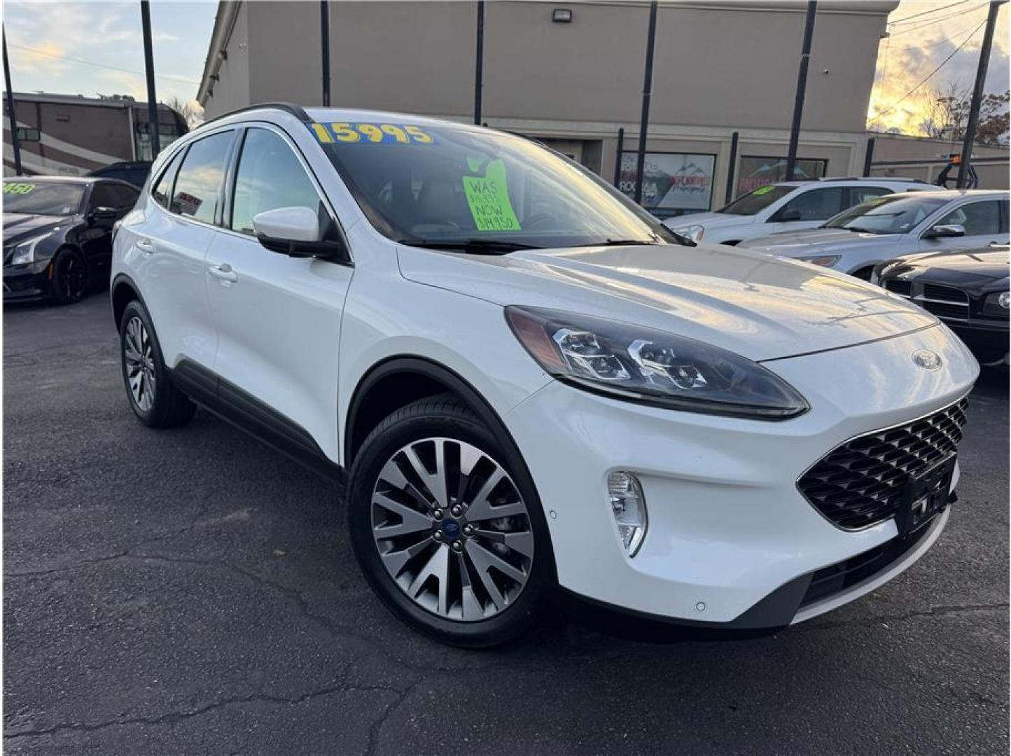 2020 White /No Color Ford Escape (1FMCU9J95LU) with an 4-Cyl, EcoBoost, Turbo, 2.0 Liter engine, Automatic, 8-Spd transmission, located at 607 W Columbia Drive, Kennewick, WA, 99336, (509) 987-1069, 46.216743, -119.126404 - Photo#7