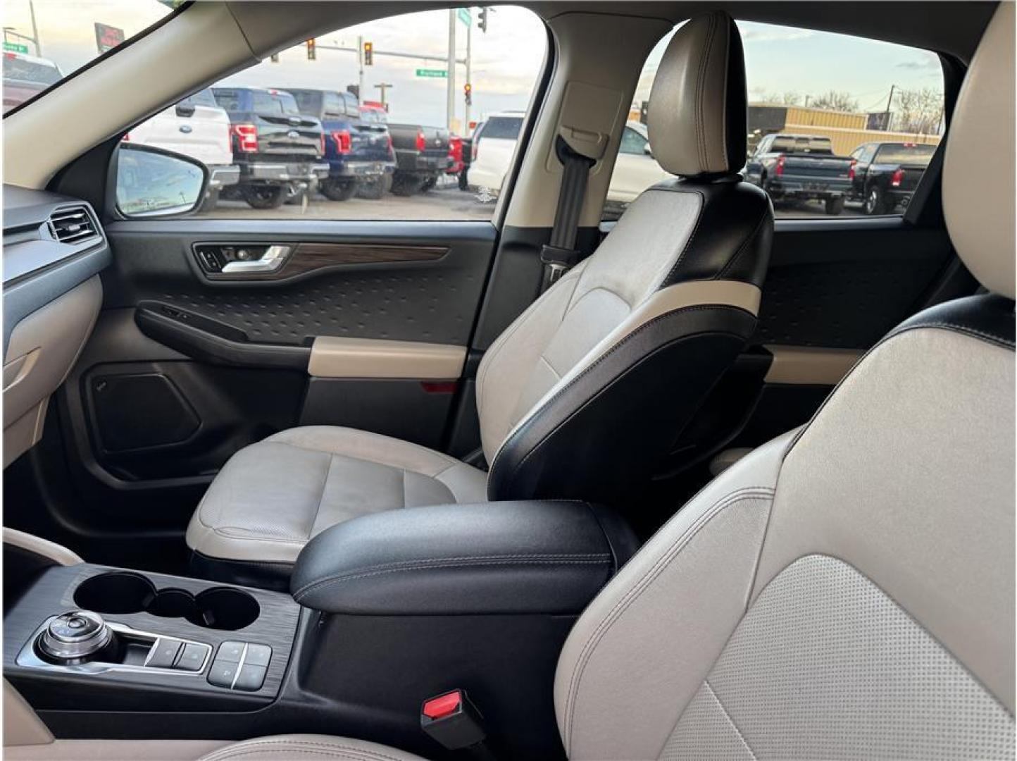 2020 White /No Color Ford Escape (1FMCU9J95LU) with an 4-Cyl, EcoBoost, Turbo, 2.0 Liter engine, Automatic, 8-Spd transmission, located at 607 W Columbia Drive, Kennewick, WA, 99336, (509) 987-1069, 46.216743, -119.126404 - Photo#14