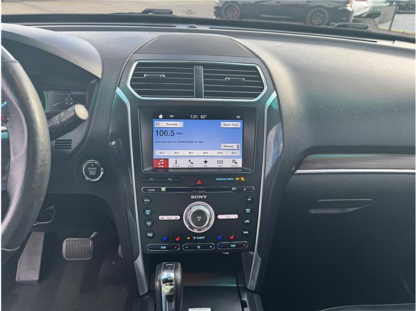 2017 Gray /No Color Ford Explorer (1FM5K8F88HG) with an V6, 3.5 Liter engine, Auto, 6-Spd SelectShift transmission, located at 607 W Columbia Drive, Kennewick, WA, 99336, (509) 987-1069, 46.216743, -119.126404 - Photo#12