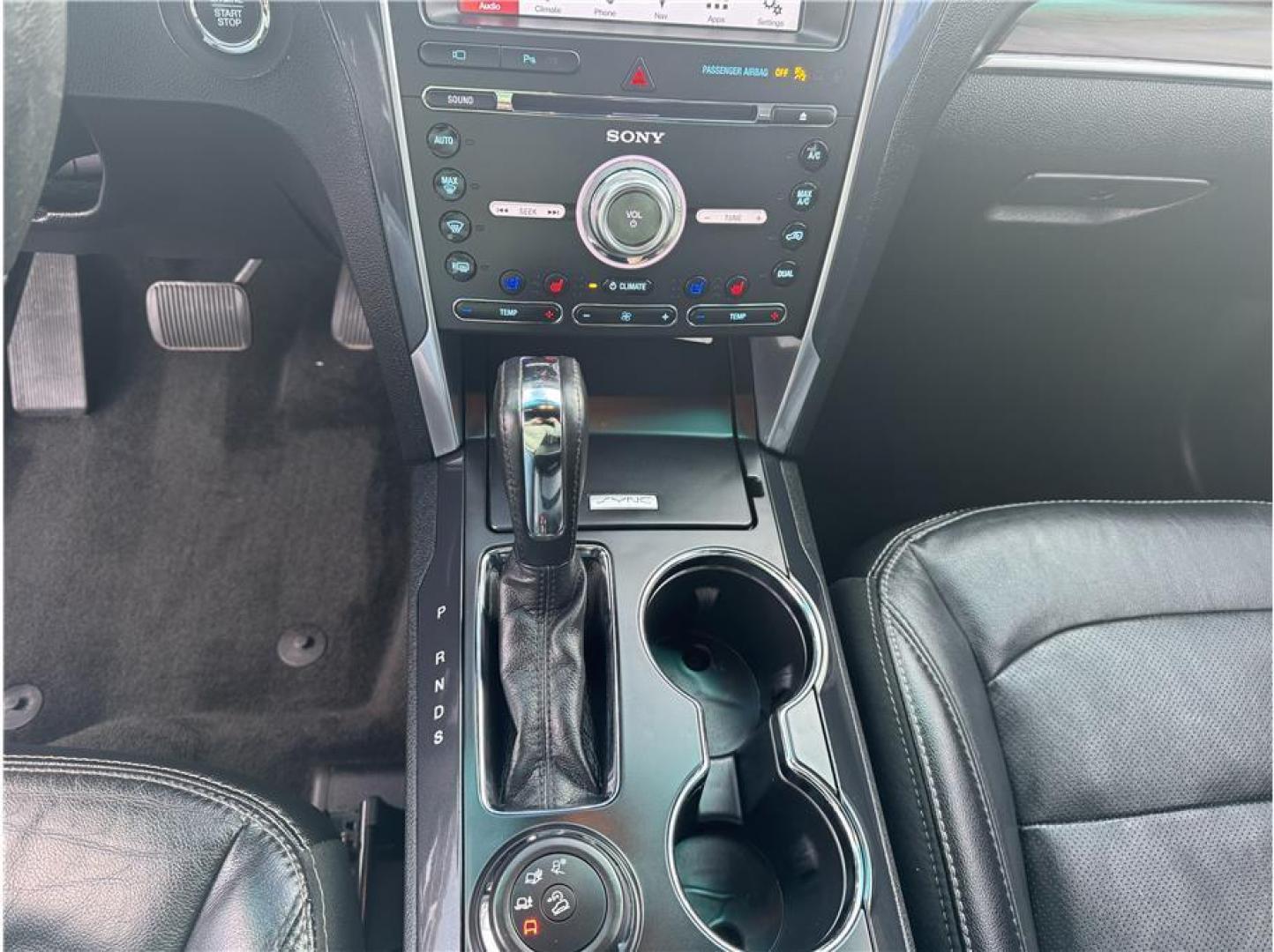 2017 Gray /No Color Ford Explorer (1FM5K8F88HG) with an V6, 3.5 Liter engine, Auto, 6-Spd SelectShift transmission, located at 607 W Columbia Drive, Kennewick, WA, 99336, (509) 987-1069, 46.216743, -119.126404 - Photo#15