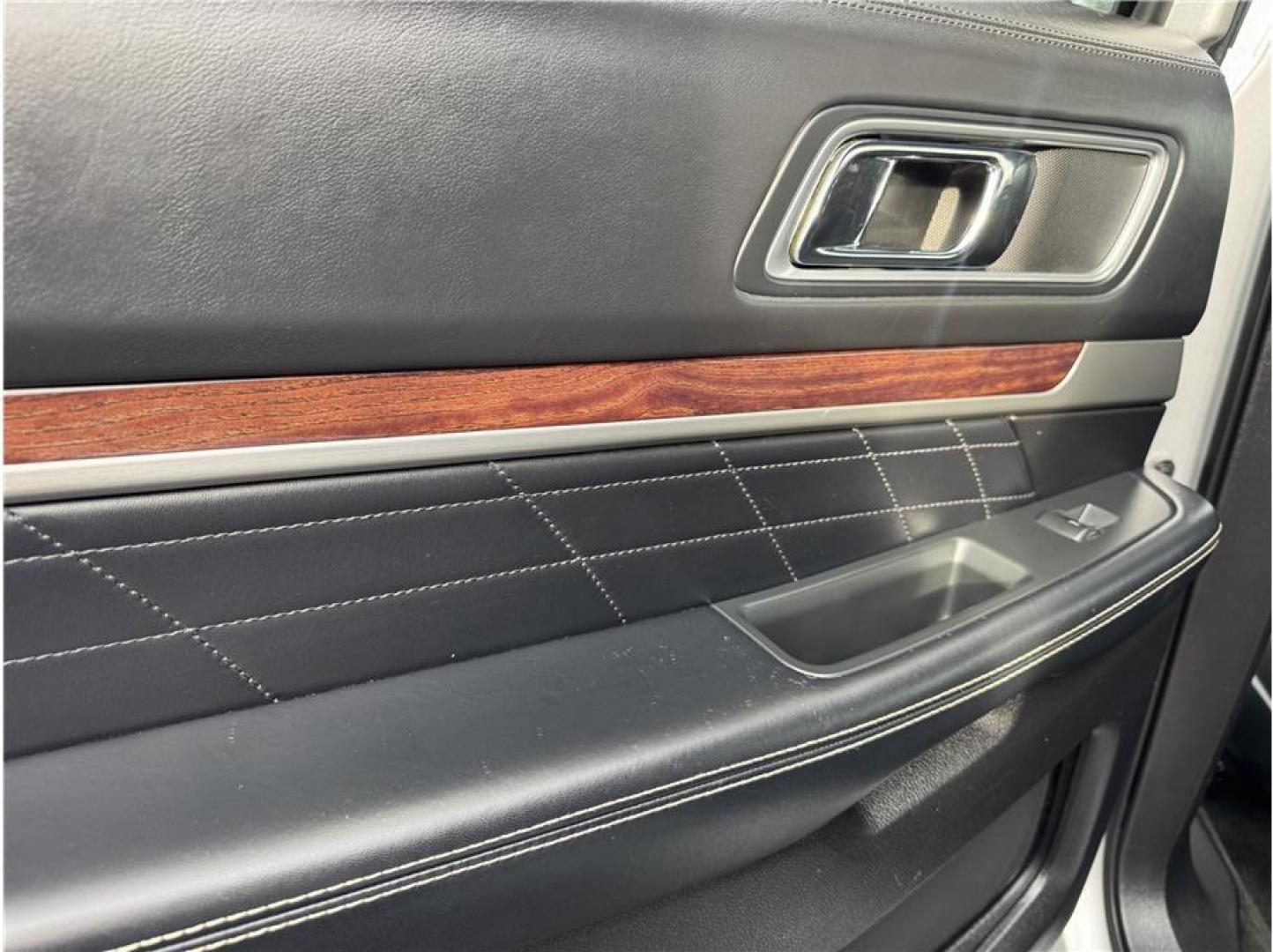 2017 Silver /No Color Ford Explorer (1FM5K8HT0HG) with an V6, EcoBoost, TT, 3.5L engine, Auto, 6-Spd SelectShift transmission, located at 607 W Columbia Drive, Kennewick, WA, 99336, (509) 987-1069, 46.216743, -119.126404 - Photo#7