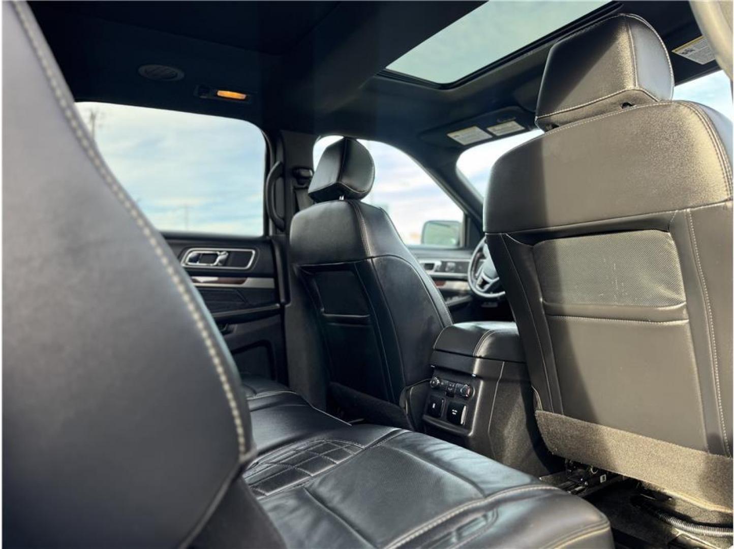 2017 Silver /No Color Ford Explorer (1FM5K8HT0HG) with an V6, EcoBoost, TT, 3.5L engine, Auto, 6-Spd SelectShift transmission, located at 607 W Columbia Drive, Kennewick, WA, 99336, (509) 987-1069, 46.216743, -119.126404 - Photo#17