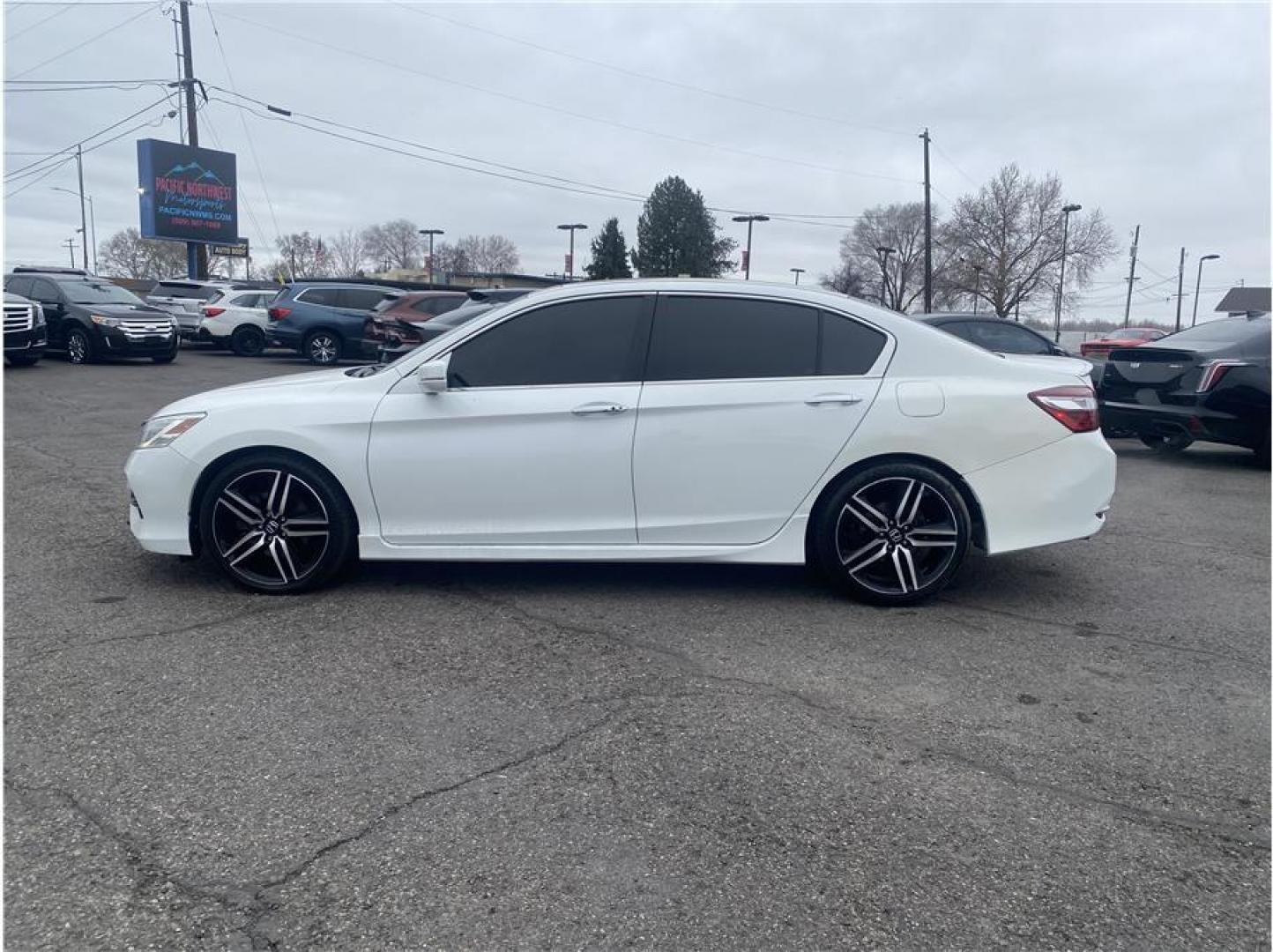 2016 White /No Color Honda Accord (1HGCR3F94GA) with an V6, i-VTEC, 3.5 Liter engine, Auto, 6-Spd w/Sport Mode transmission, located at 607 W Columbia Drive, Kennewick, WA, 99336, (509) 987-1069, 46.216743, -119.126404 - Photo#7
