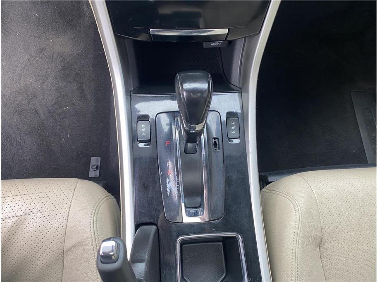 2016 White /No Color Honda Accord (1HGCR3F94GA) with an V6, i-VTEC, 3.5 Liter engine, Auto, 6-Spd w/Sport Mode transmission, located at 607 W Columbia Drive, Kennewick, WA, 99336, (509) 987-1069, 46.216743, -119.126404 - Photo#13