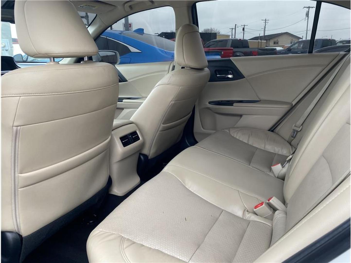 2016 White /No Color Honda Accord (1HGCR3F94GA) with an V6, i-VTEC, 3.5 Liter engine, Auto, 6-Spd w/Sport Mode transmission, located at 607 W Columbia Drive, Kennewick, WA, 99336, (509) 987-1069, 46.216743, -119.126404 - Photo#16