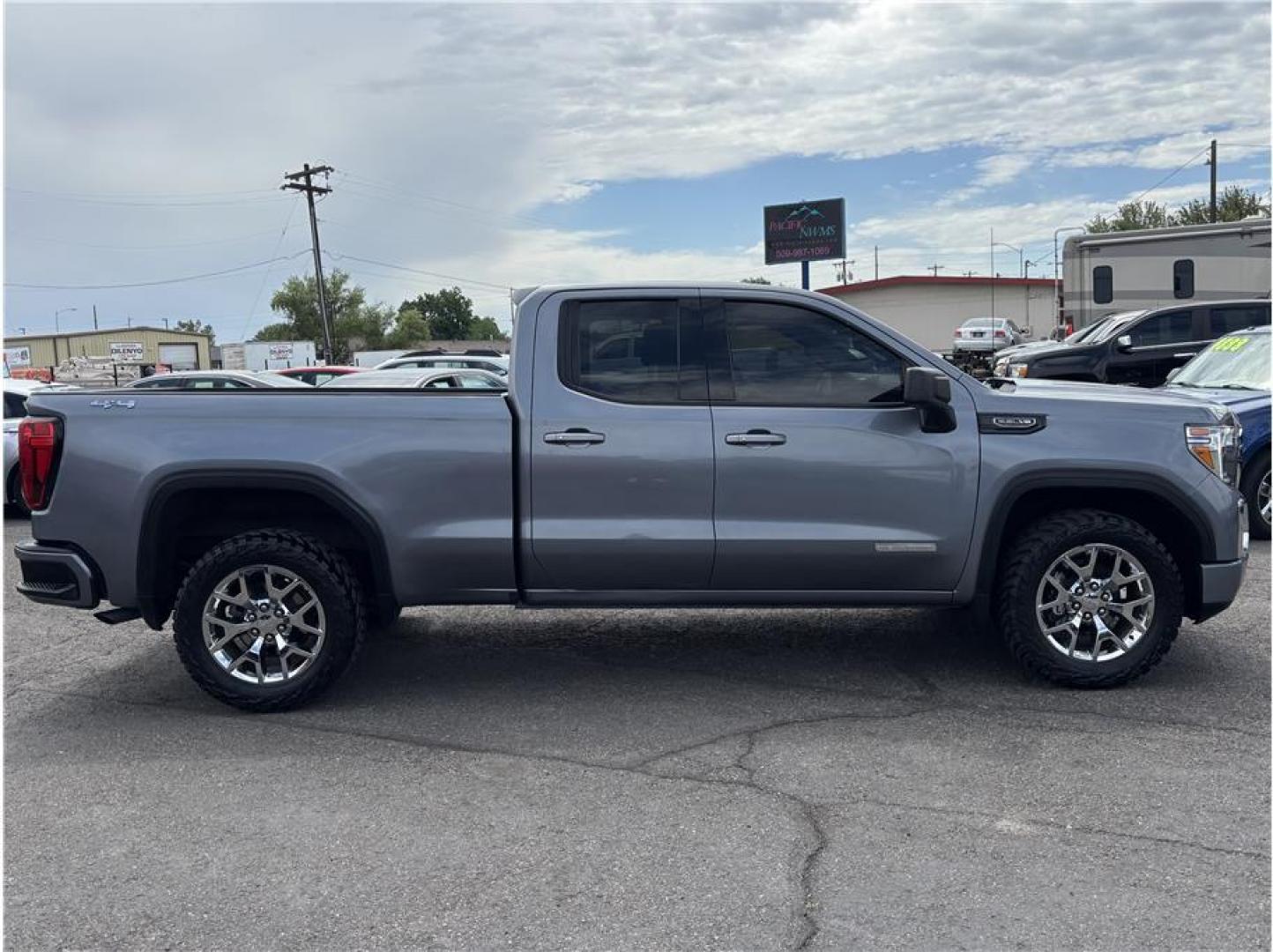 2021 Gray /No Color GMC Sierra 1500 Double Cab (1GTR9CED1MZ) with an V8, EcoTec3, DFM, 5.3 Liter engine, Automatic, 8-Spd w/Overdrive transmission, located at 607 W Columbia Drive, Kennewick, WA, 99336, (509) 987-1069, 46.216743, -119.126404 - Photo#3