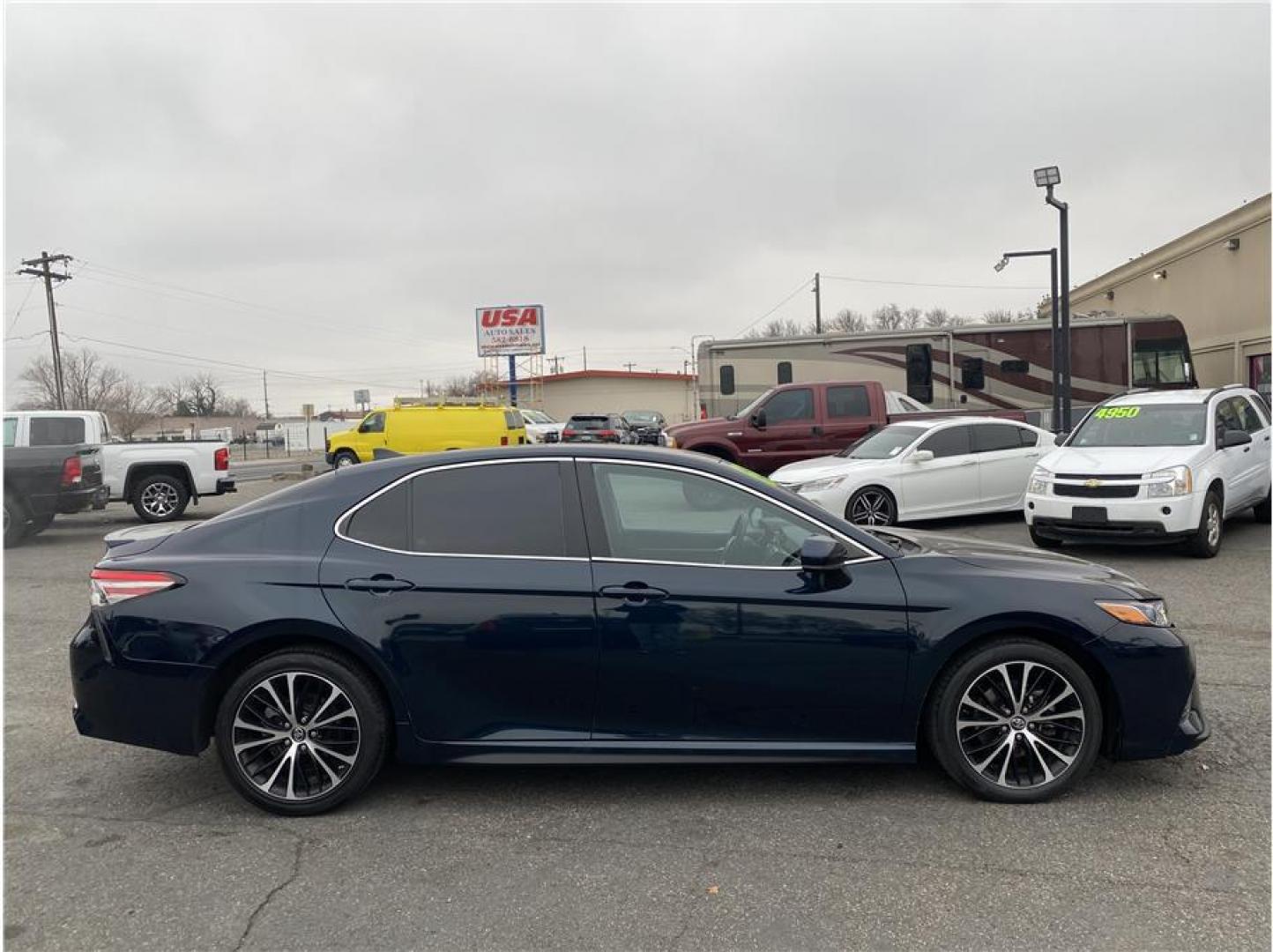 2019 Blue /No Color Toyota Camry (4T1B11HK7KU) with an 4-Cyl, 2.5 Liter engine, Automatic, 8-Spd w/Sequential Shift transmission, located at 607 W Columbia Drive, Kennewick, WA, 99336, (509) 987-1069, 46.216743, -119.126404 - Photo#3