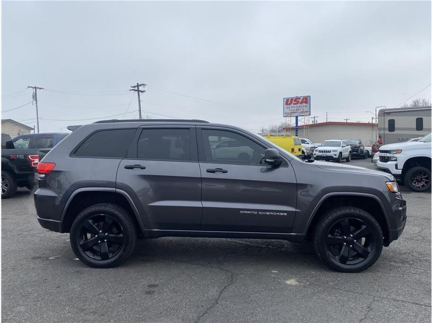 2014 Gray /Black Jeep Grand Cherokee (1C4RJFCG7EC) with an V6, Flex Fuel, 3.6 Liter engine, Automatic, 8-Spd transmission, located at 607 W Columbia Drive, Kennewick, WA, 99336, (509) 987-1069, 46.216743, -119.126404 - Photo#3