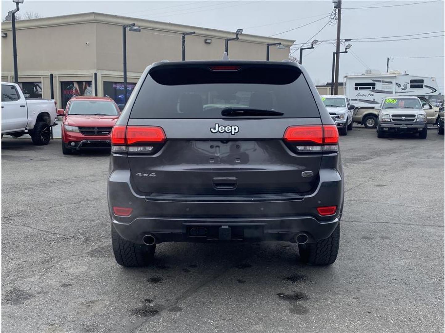 2014 Gray /Black Jeep Grand Cherokee (1C4RJFCG7EC) with an V6, Flex Fuel, 3.6 Liter engine, Automatic, 8-Spd transmission, located at 607 W Columbia Drive, Kennewick, WA, 99336, (509) 987-1069, 46.216743, -119.126404 - Photo#5