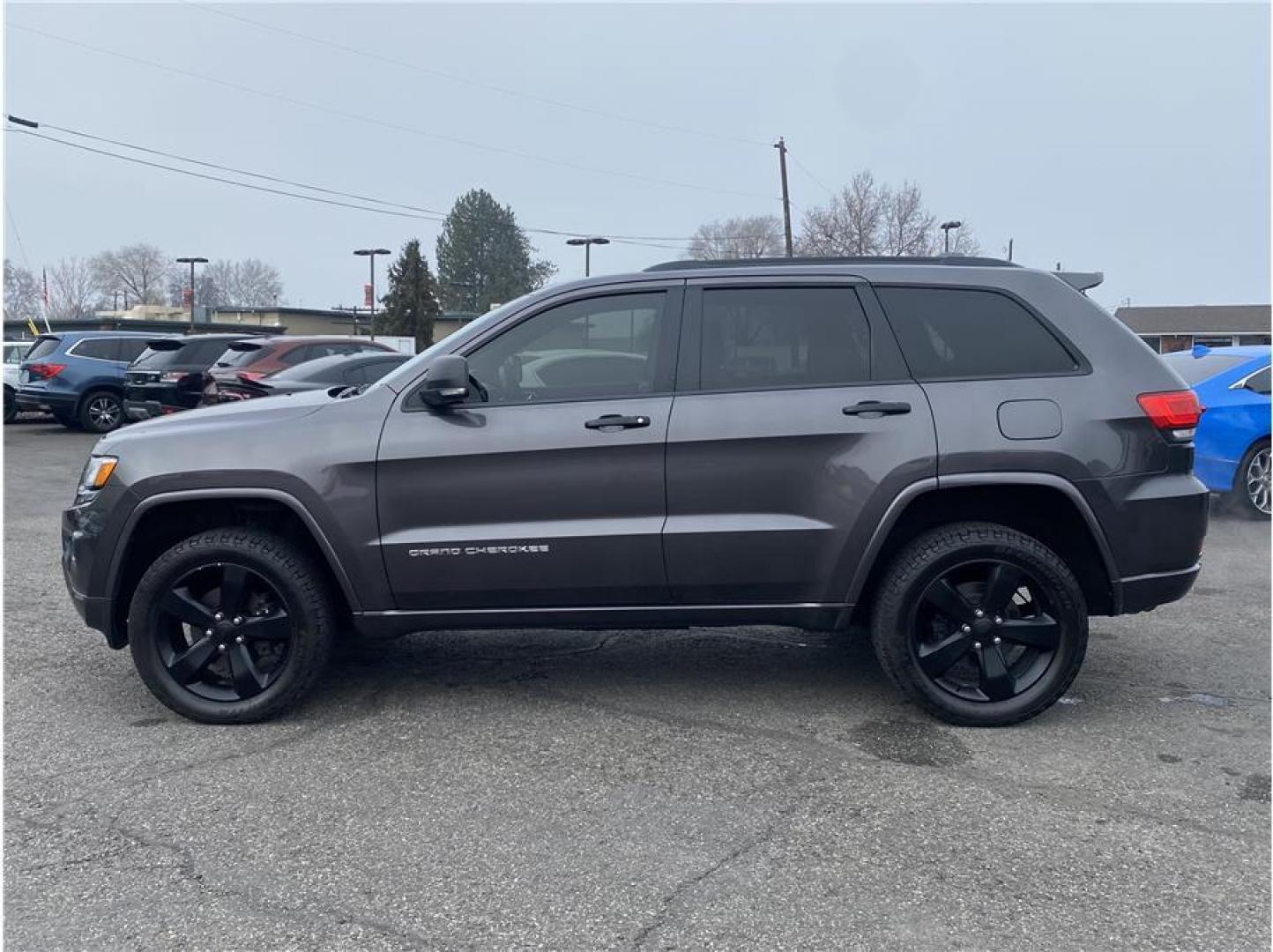 2014 Gray /Black Jeep Grand Cherokee (1C4RJFCG7EC) with an V6, Flex Fuel, 3.6 Liter engine, Automatic, 8-Spd transmission, located at 607 W Columbia Drive, Kennewick, WA, 99336, (509) 987-1069, 46.216743, -119.126404 - Photo#9