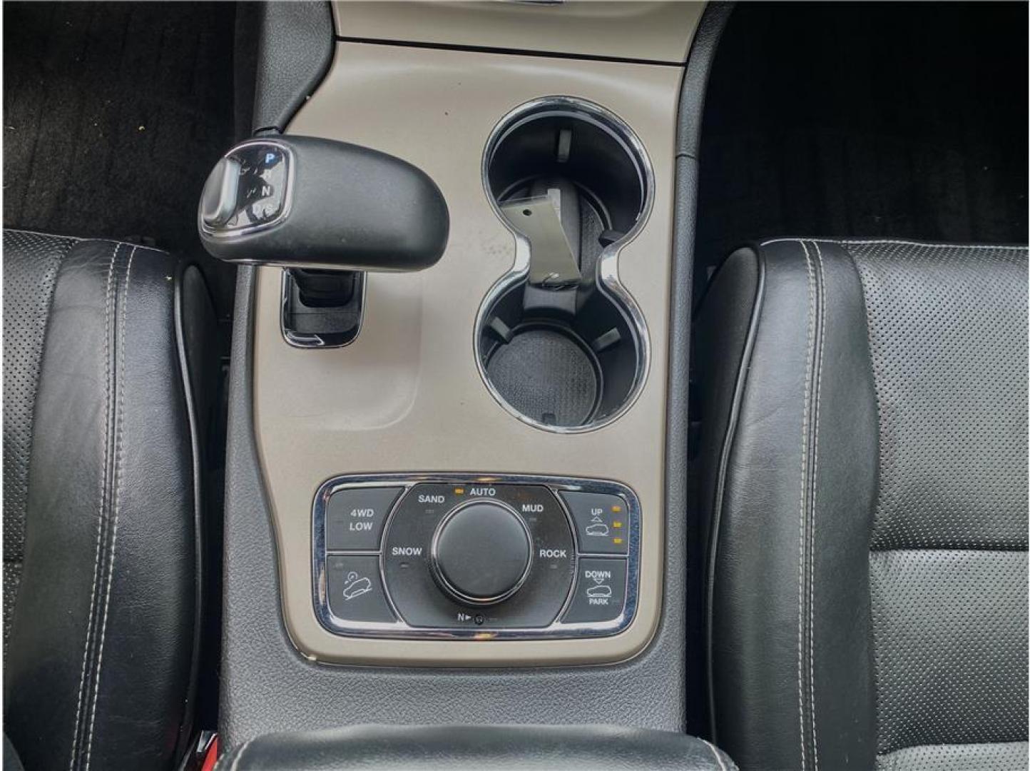 2014 Gray /Black Jeep Grand Cherokee (1C4RJFCG7EC) with an V6, Flex Fuel, 3.6 Liter engine, Automatic, 8-Spd transmission, located at 607 W Columbia Drive, Kennewick, WA, 99336, (509) 987-1069, 46.216743, -119.126404 - Photo#16