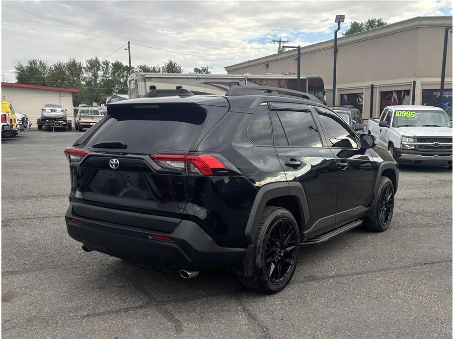 2021 Black /No Color Toyota RAV4 (2T3J1RFV2MW) with an 4-Cyl, Dynamic-Force, 2.5 Liter engine, Automatic, 8-Spd w/Direct and Sequential Shift transmission, located at 607 W Columbia Drive, Kennewick, WA, 99336, (509) 987-1069, 46.216743, -119.126404 - Photo#4