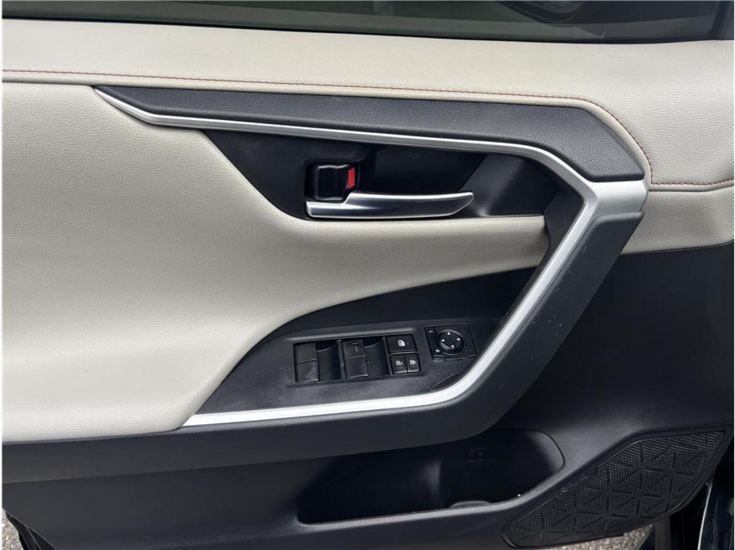 2021 Black /No Color Toyota RAV4 (2T3J1RFV2MW) with an 4-Cyl, Dynamic-Force, 2.5 Liter engine, Automatic, 8-Spd w/Direct and Sequential Shift transmission, located at 607 W Columbia Drive, Kennewick, WA, 99336, (509) 987-1069, 46.216743, -119.126404 - Photo#8