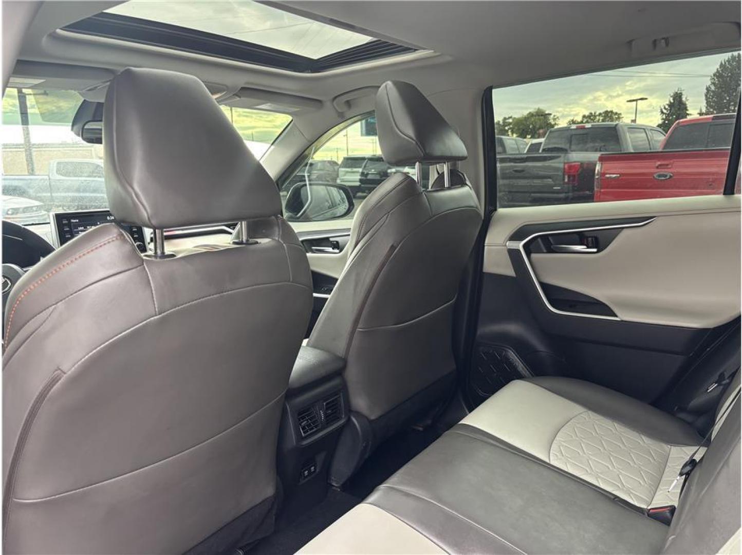 2021 Black /No Color Toyota RAV4 (2T3J1RFV2MW) with an 4-Cyl, Dynamic-Force, 2.5 Liter engine, Automatic, 8-Spd w/Direct and Sequential Shift transmission, located at 607 W Columbia Drive, Kennewick, WA, 99336, (509) 987-1069, 46.216743, -119.126404 - Photo#13