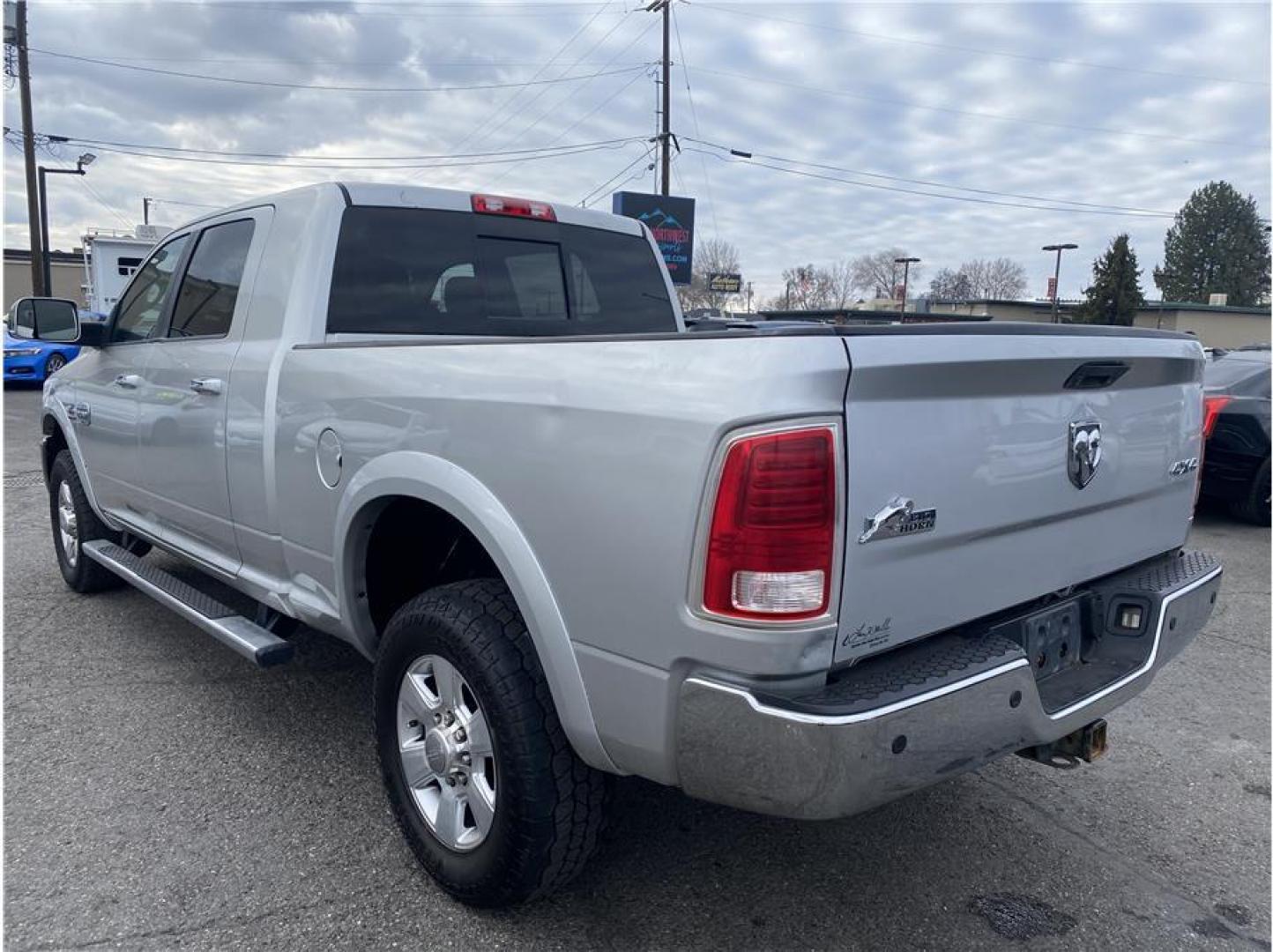 2013 Silver /No Color Ram 3500 Mega Cab (3C63R3NLXDG) with an 6-Cyl, Turbo Diesel, 6.7 Liter engine, Automatic, 6-Spd transmission, located at 607 W Columbia Drive, Kennewick, WA, 99336, (509) 987-1069, 46.216743, -119.126404 - Photo#7