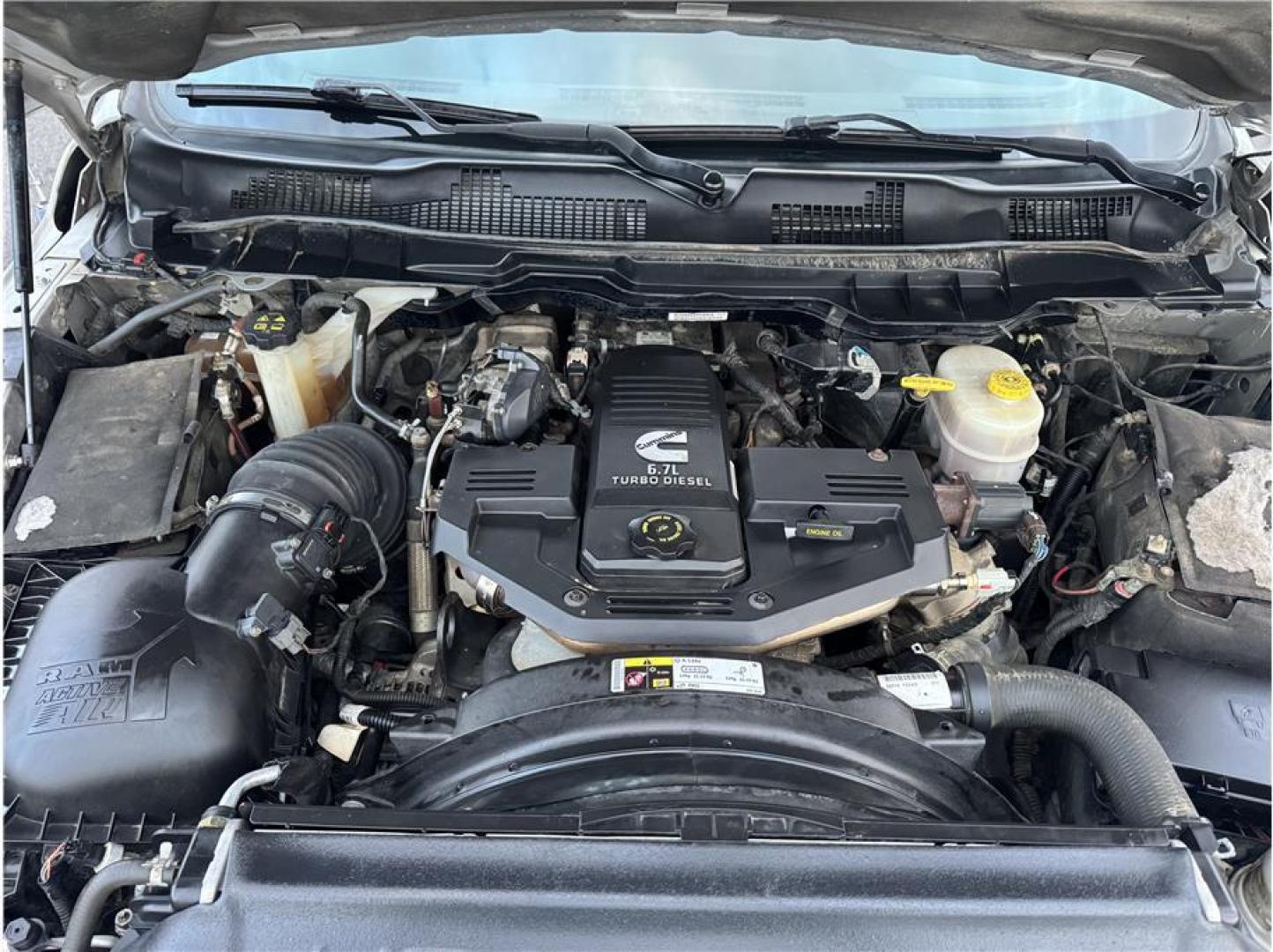 2013 Silver /No Color Ram 3500 Mega Cab (3C63R3NLXDG) with an 6-Cyl, Turbo Diesel, 6.7 Liter engine, Automatic, 6-Spd transmission, located at 607 W Columbia Drive, Kennewick, WA, 99336, (509) 987-1069, 46.216743, -119.126404 - Photo#9