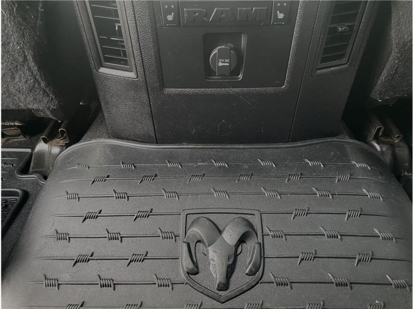 2013 Silver /No Color Ram 3500 Mega Cab (3C63R3NLXDG) with an 6-Cyl, Turbo Diesel, 6.7 Liter engine, Automatic, 6-Spd transmission, located at 607 W Columbia Drive, Kennewick, WA, 99336, (509) 987-1069, 46.216743, -119.126404 - Photo#16