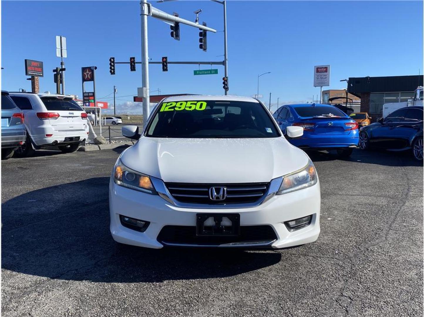 2015 White /No Color Honda Accord (1HGCR2F55FA) with an 4-Cyl, i-VTEC, 2.4 Liter engine, Auto, CVT w/Sport Mode transmission, located at 607 W Columbia Drive, Kennewick, WA, 99336, (509) 987-1069, 46.216743, -119.126404 - Photo#1
