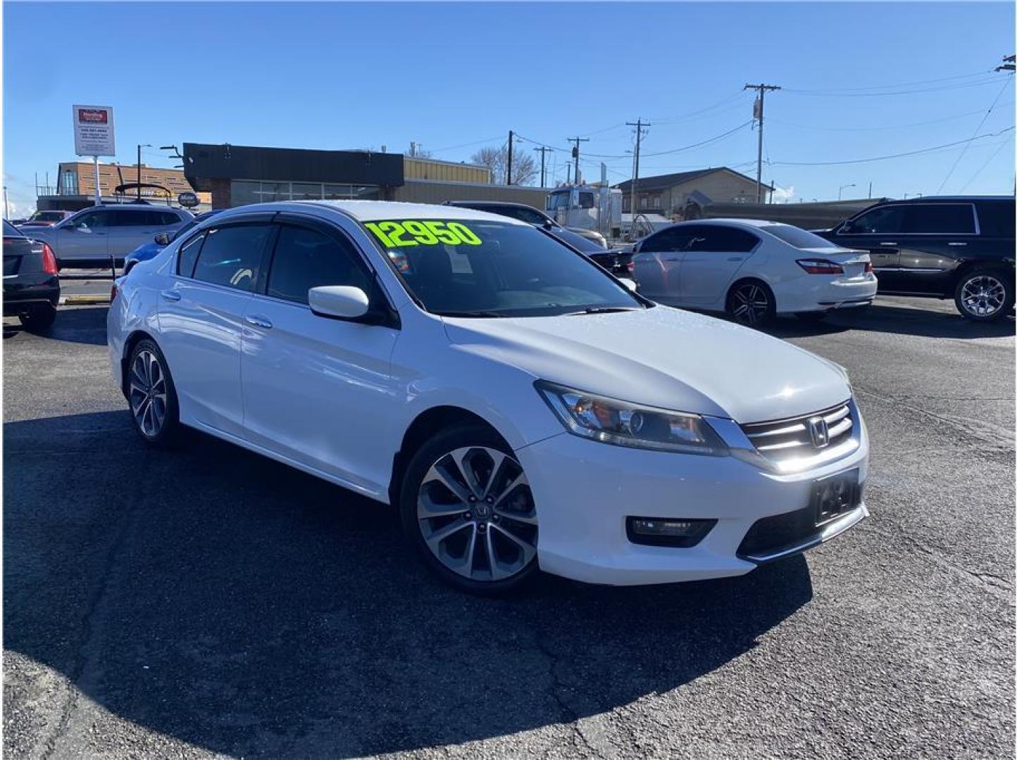 2015 White /No Color Honda Accord (1HGCR2F55FA) with an 4-Cyl, i-VTEC, 2.4 Liter engine, Auto, CVT w/Sport Mode transmission, located at 607 W Columbia Drive, Kennewick, WA, 99336, (509) 987-1069, 46.216743, -119.126404 - Photo#2