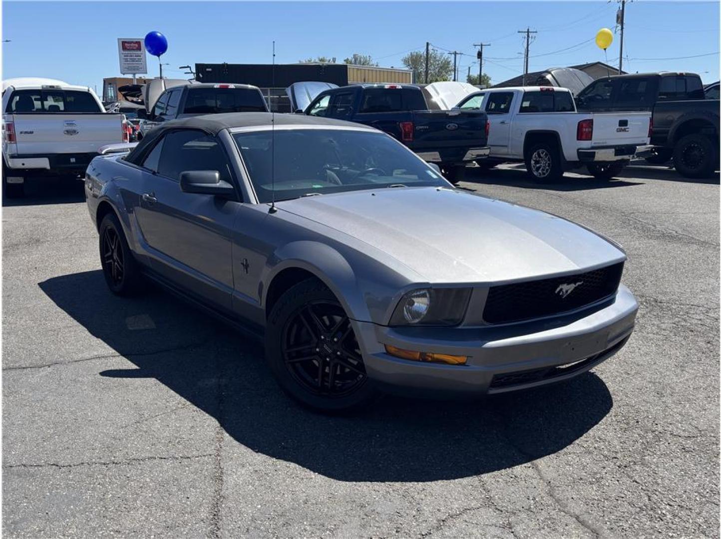 2006 Blue /No Color Ford Mustang (1ZVFT84N065) with an V6, 4.0 Liter engine, Automatic transmission, located at 607 W Columbia Drive, Kennewick, WA, 99336, (509) 987-1069, 46.216743, -119.126404 - Photo#2