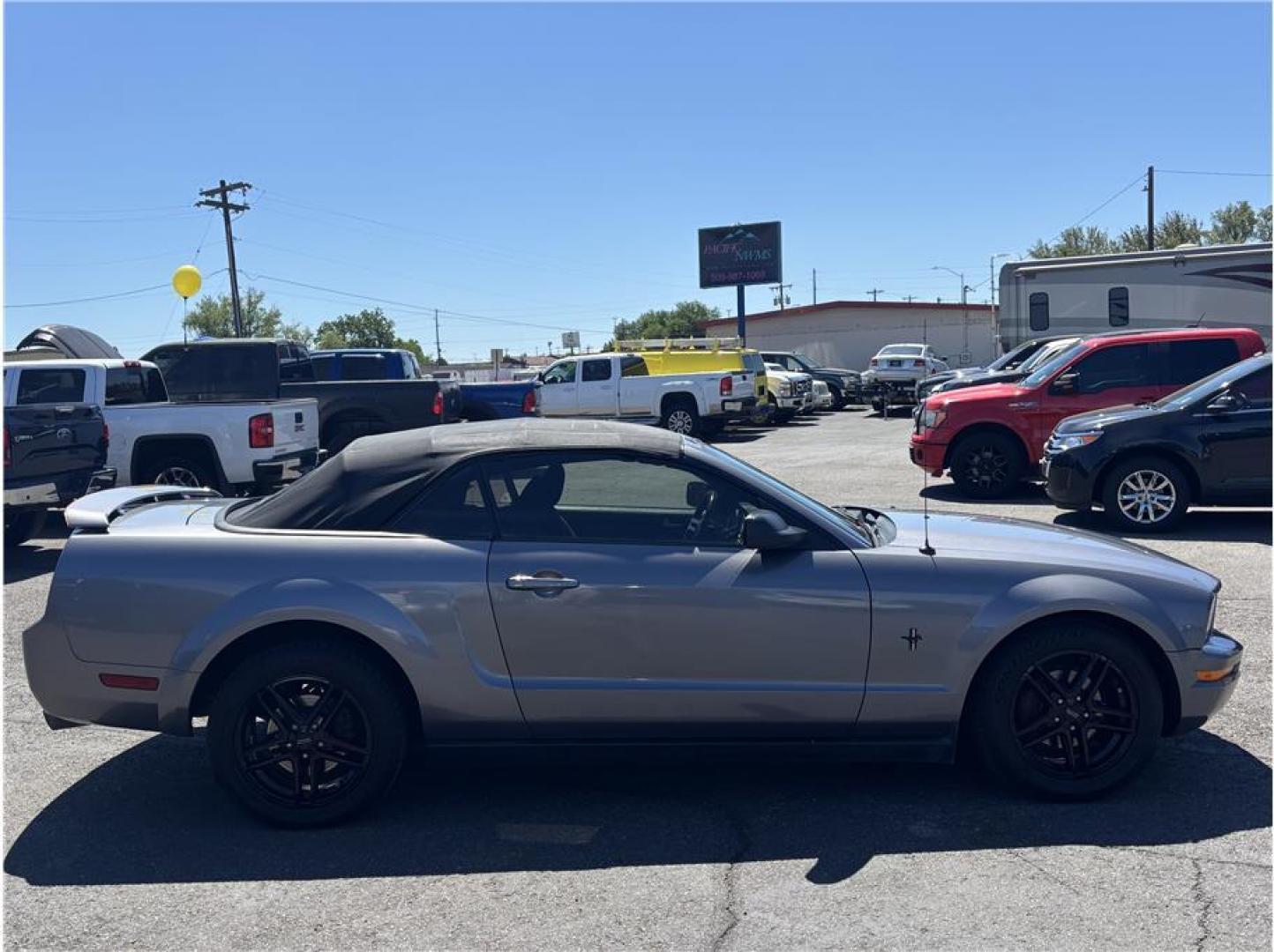 2006 Blue /No Color Ford Mustang (1ZVFT84N065) with an V6, 4.0 Liter engine, Automatic transmission, located at 607 W Columbia Drive, Kennewick, WA, 99336, (509) 987-1069, 46.216743, -119.126404 - Photo#3