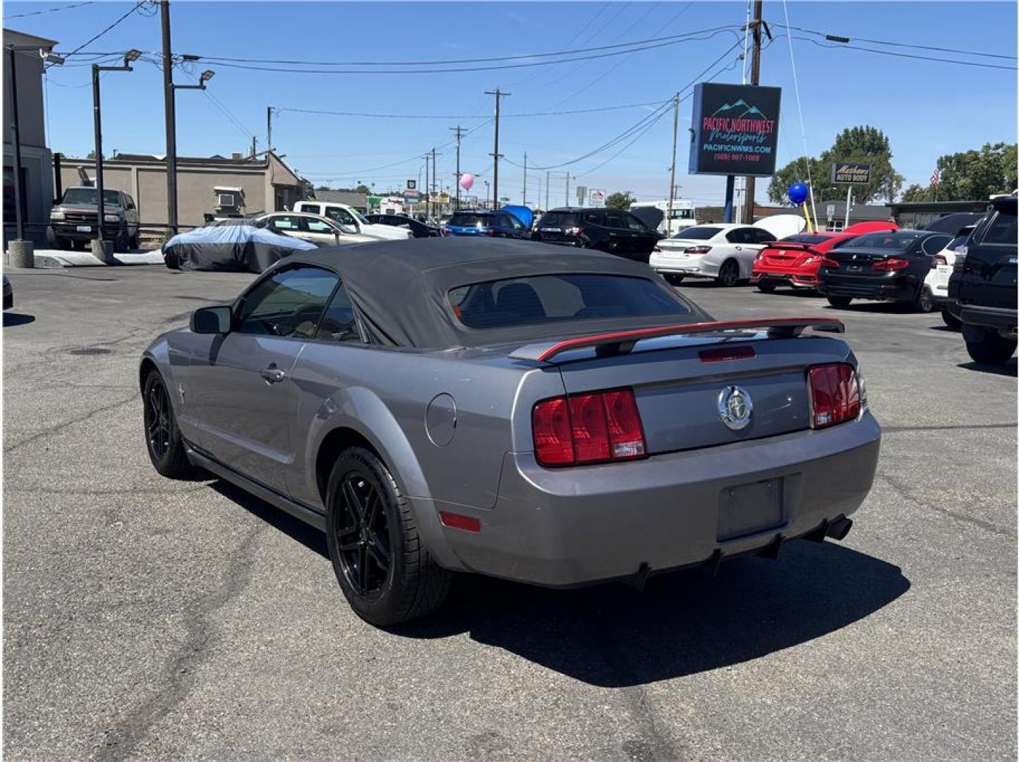 2006 Blue /No Color Ford Mustang (1ZVFT84N065) with an V6, 4.0 Liter engine, Automatic transmission, located at 607 W Columbia Drive, Kennewick, WA, 99336, (509) 987-1069, 46.216743, -119.126404 - Photo#6
