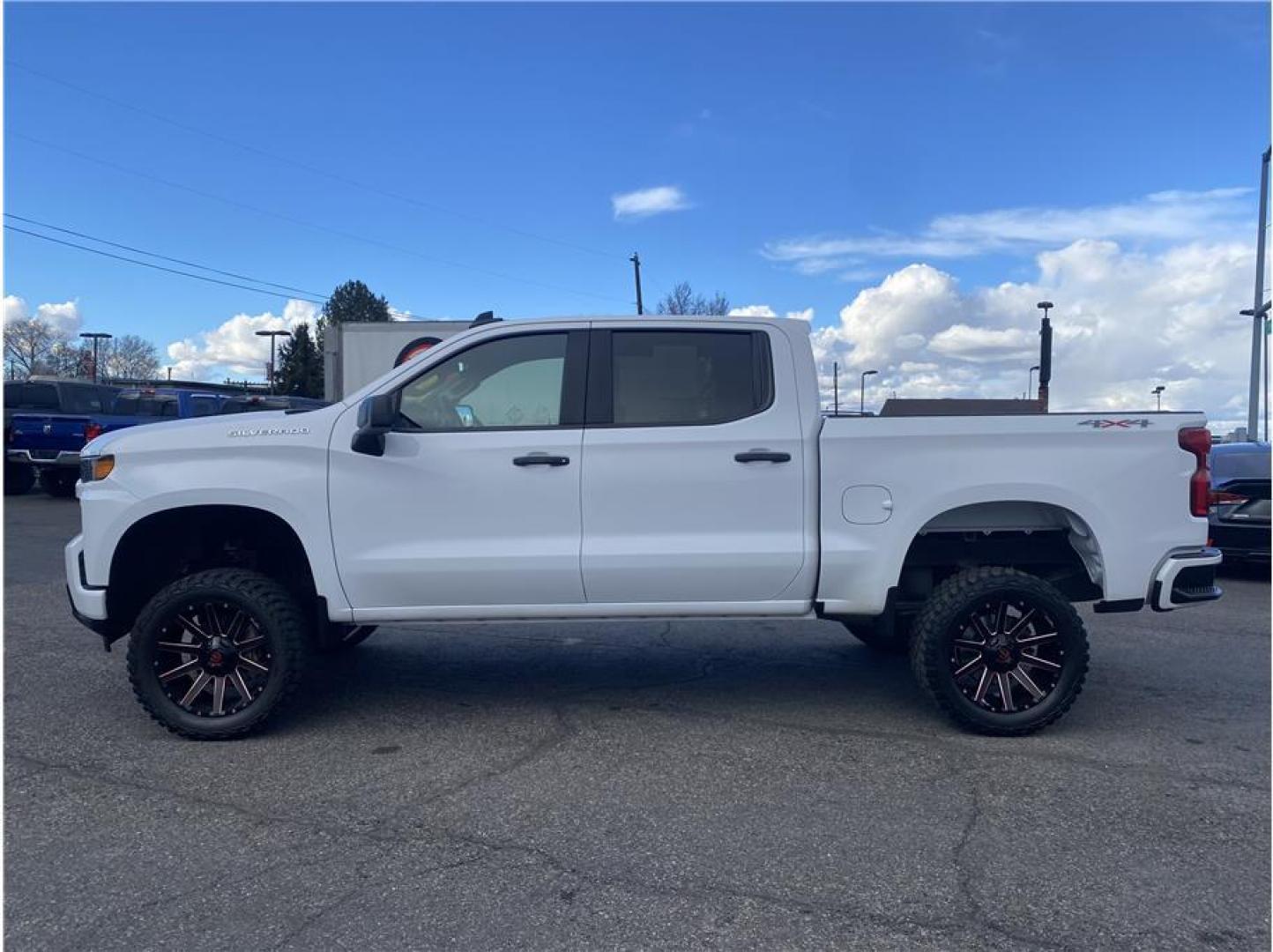 2021 White /No Color Chevrolet Silverado 1500 Crew Cab (1GCPYBEKXMZ) with an 4-Cyl, Turbo, 2.7 Liter engine, Automatic, 6-Spd HD w/Overdrive transmission, located at 607 W Columbia Drive, Kennewick, WA, 99336, (509) 987-1069, 46.216743, -119.126404 - Photo#8